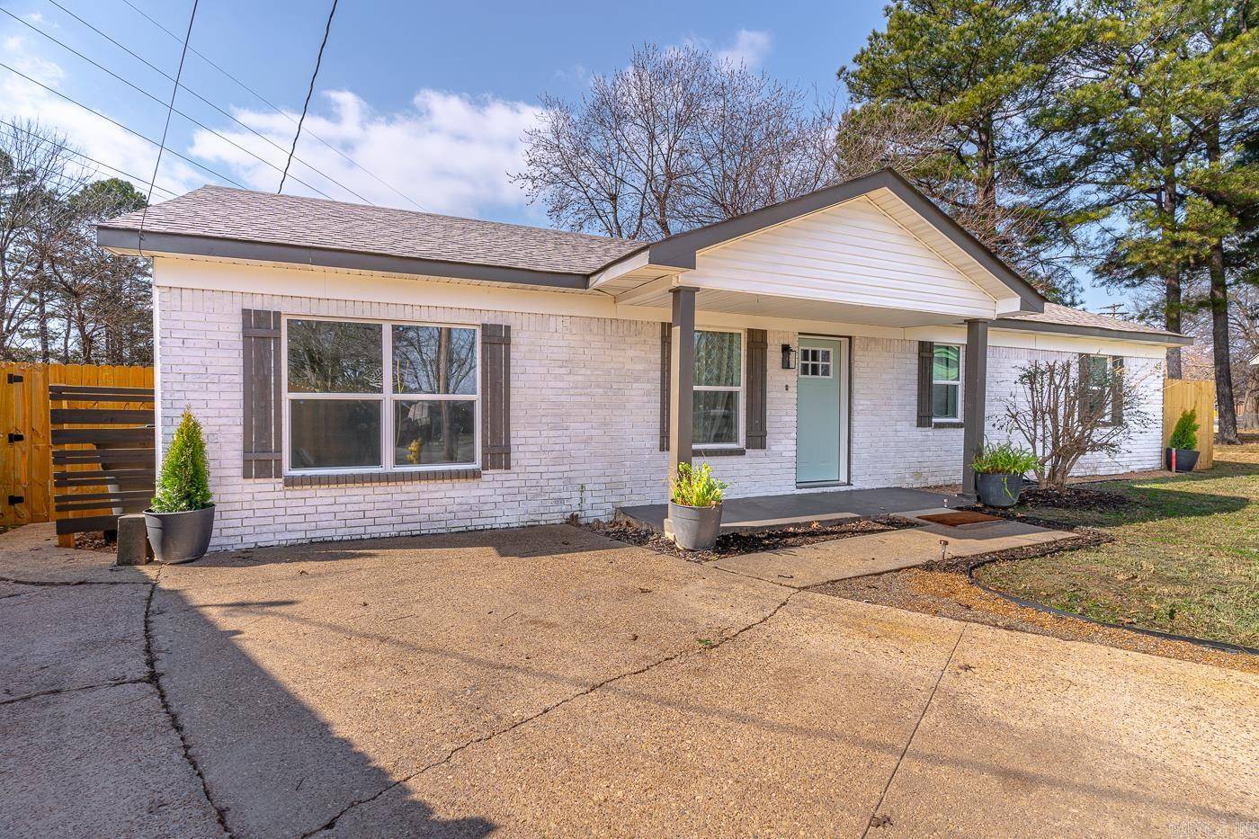 Paragould, AR 72450,516 Belaire Circle