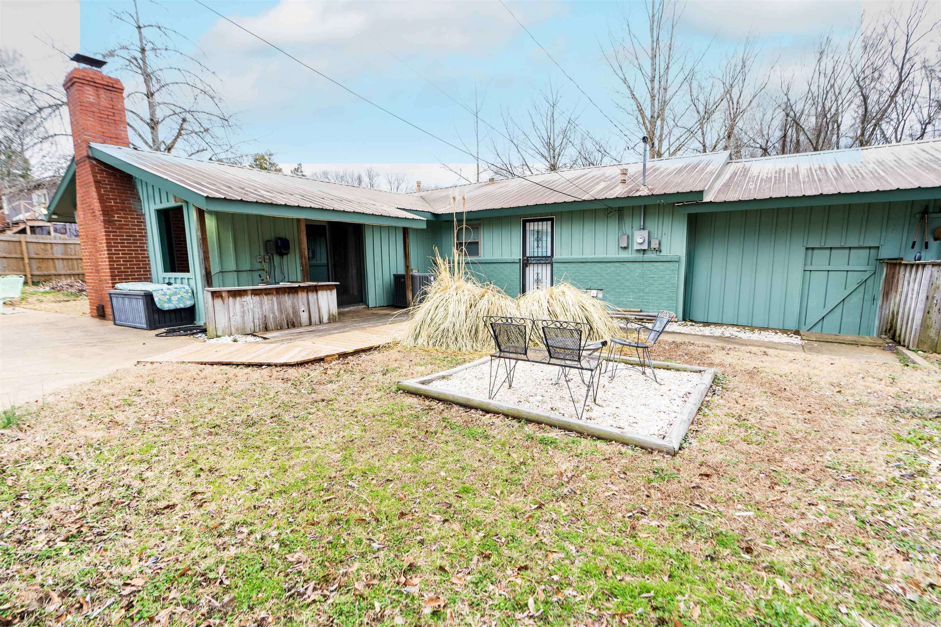 Helena, AR 72342,124 Valley Dr