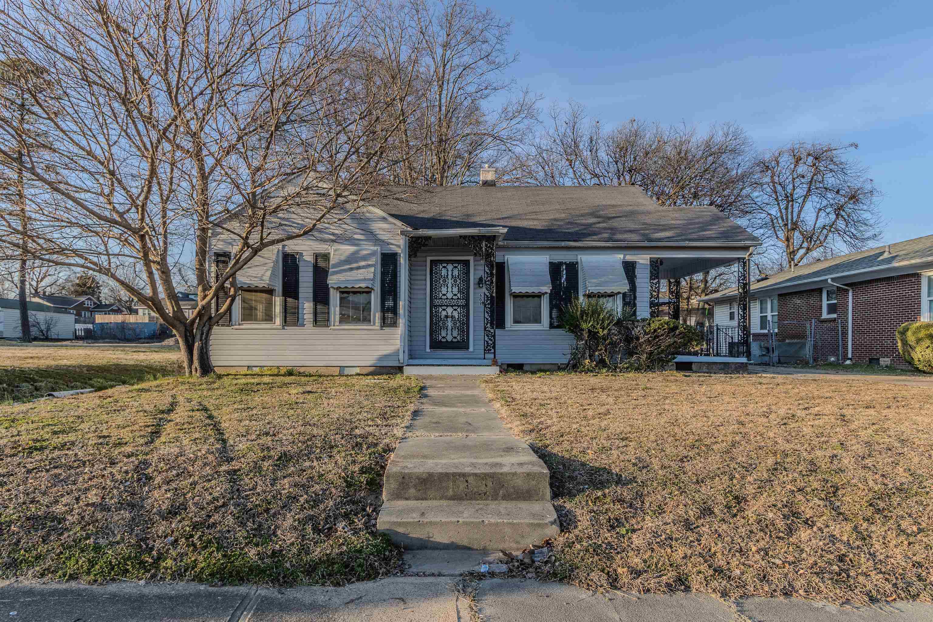 Paragould, AR 72450,601 W GARLAND