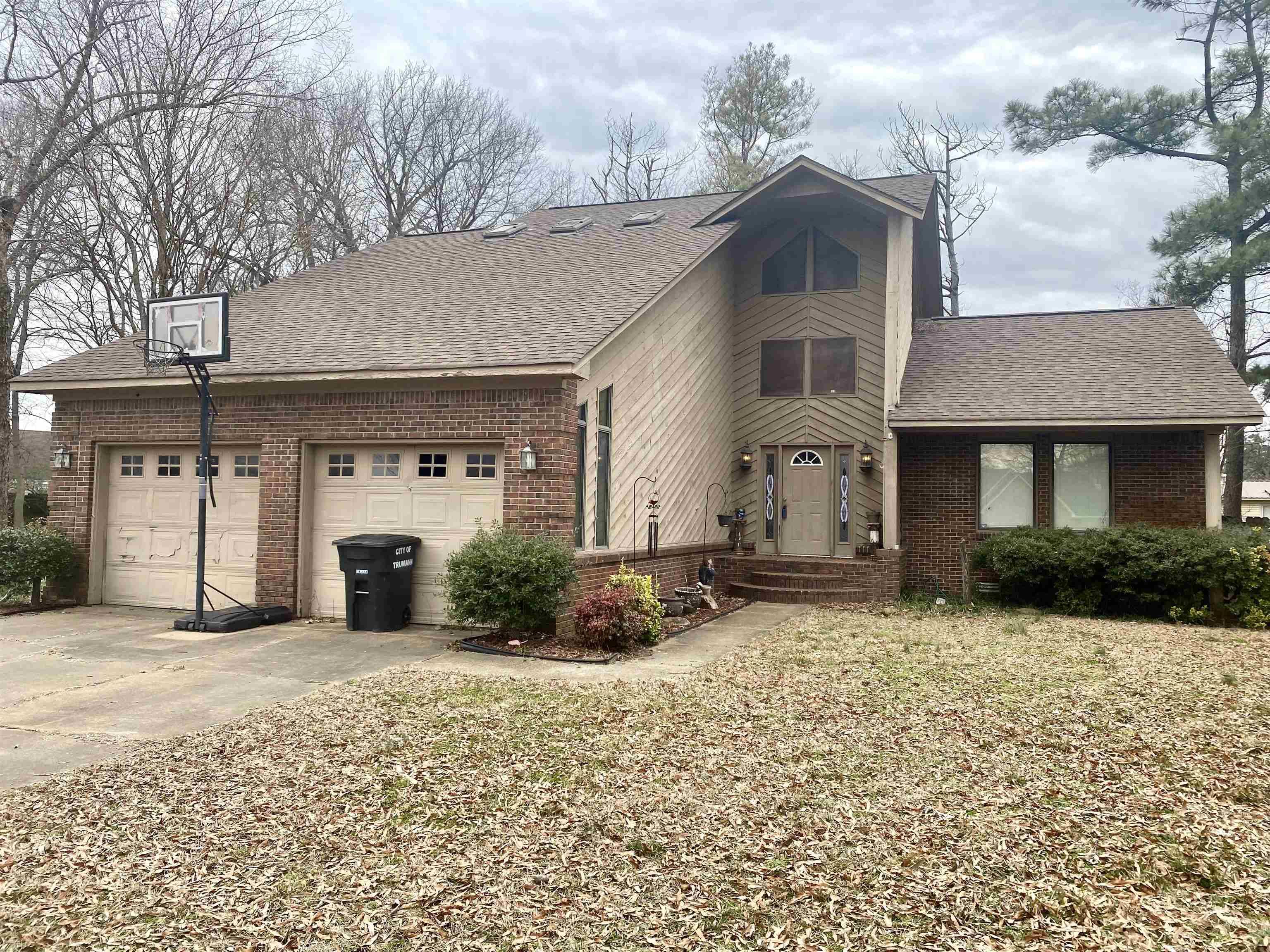 Trumann, AR 72472,404 Ballard Circle
