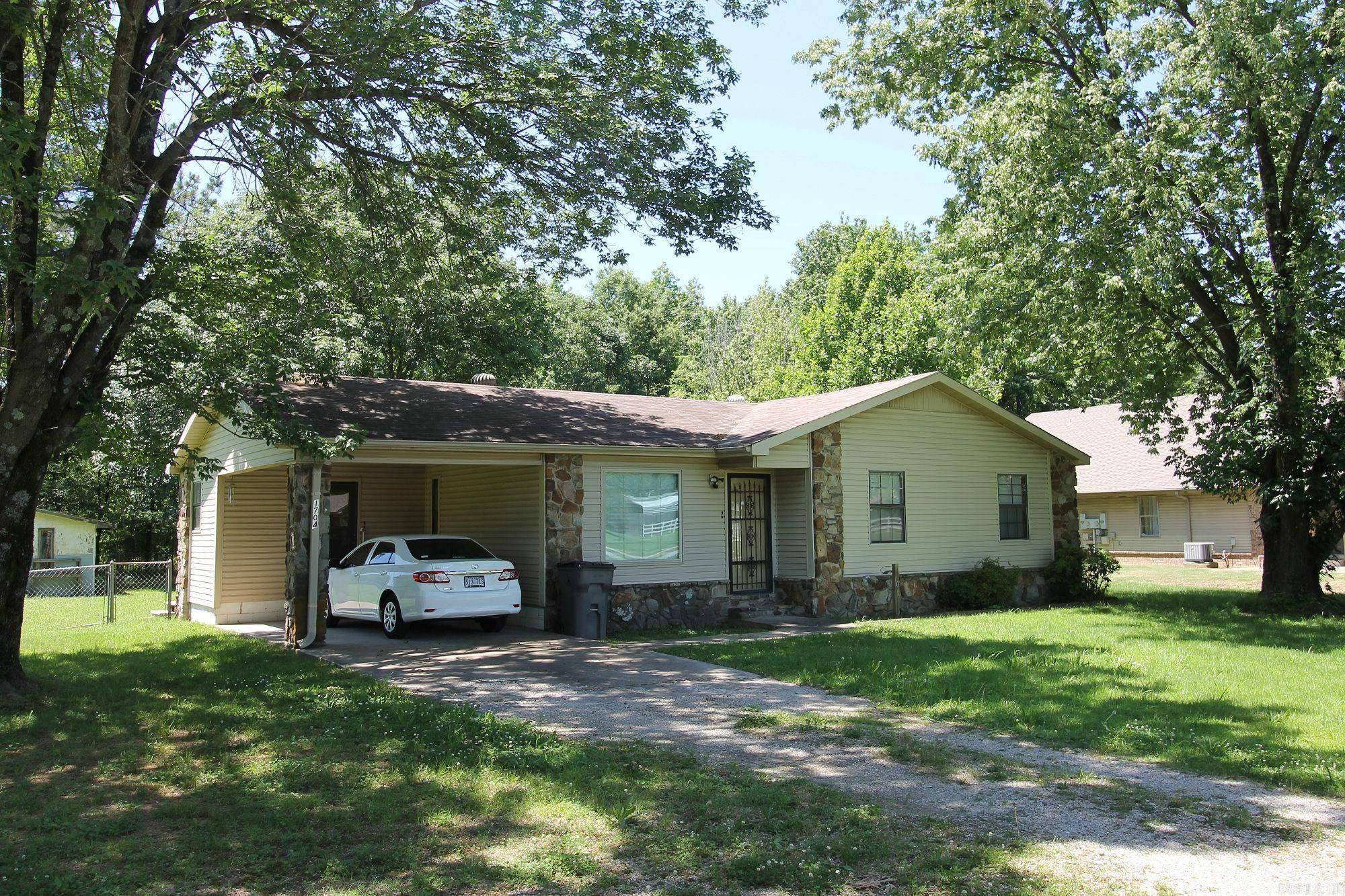 Paragould, AR 72450,1704 Rector Rd
