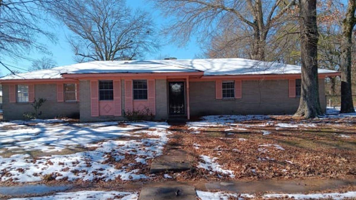 Pine Bluff, AR 71601,3320 S Main Street