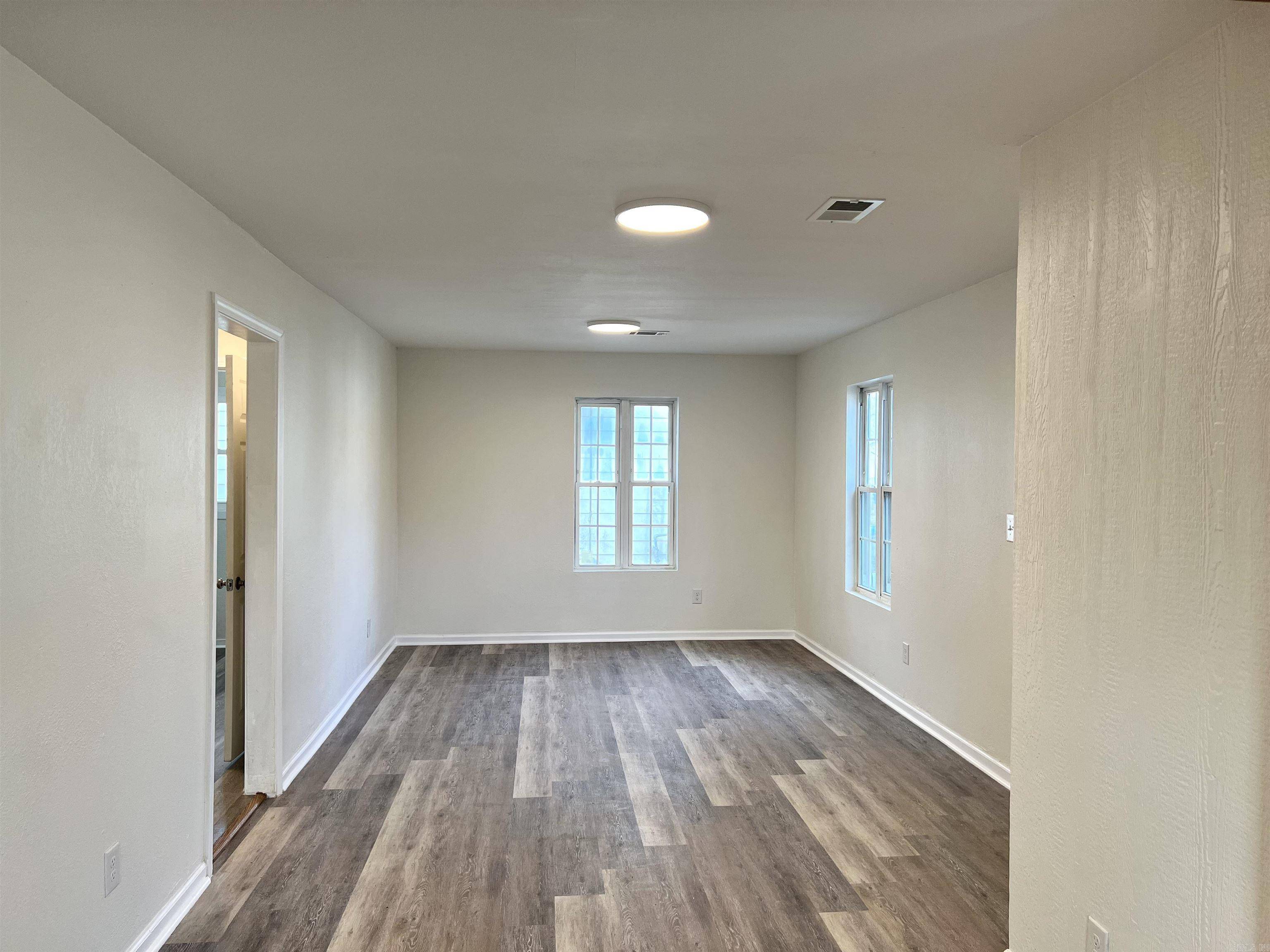 Malvern, AR 72104,1127 E Highland Street
