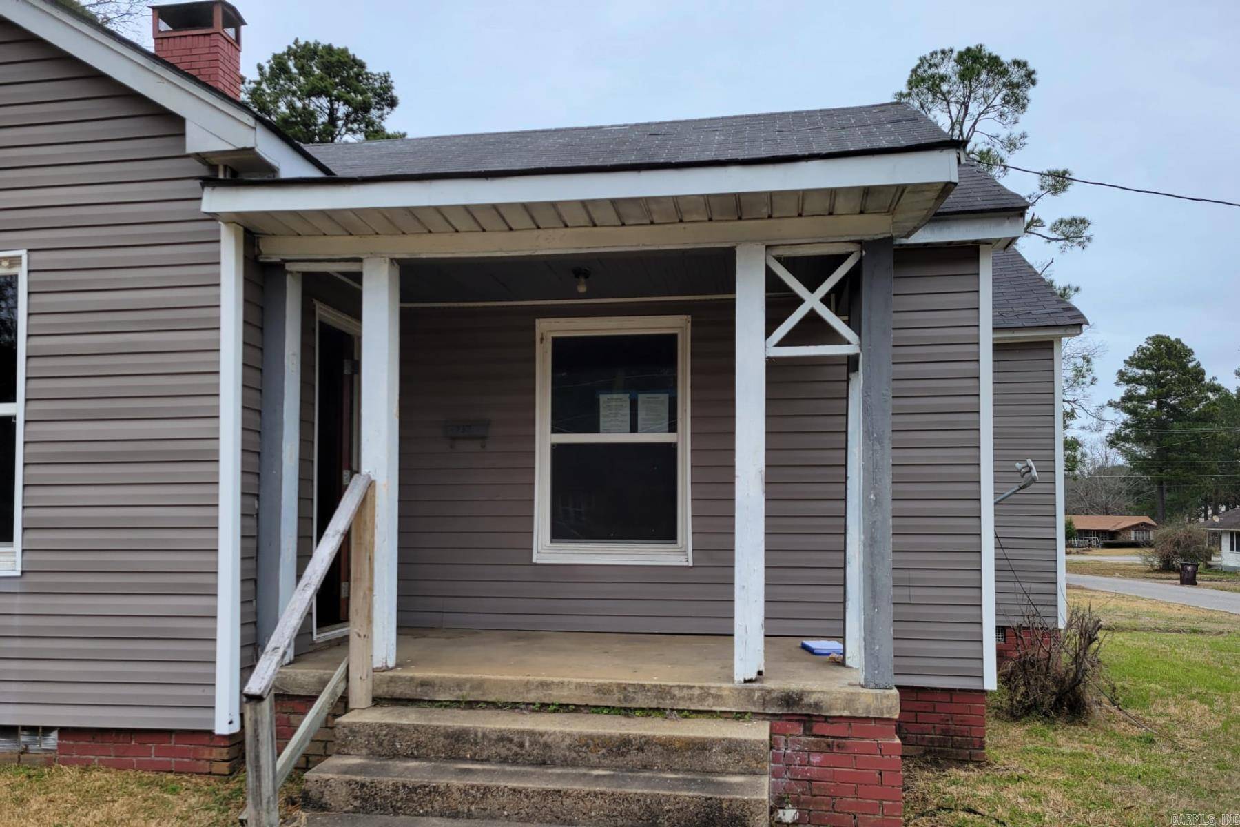 Prescott, AR 71857,737 E Elm Street