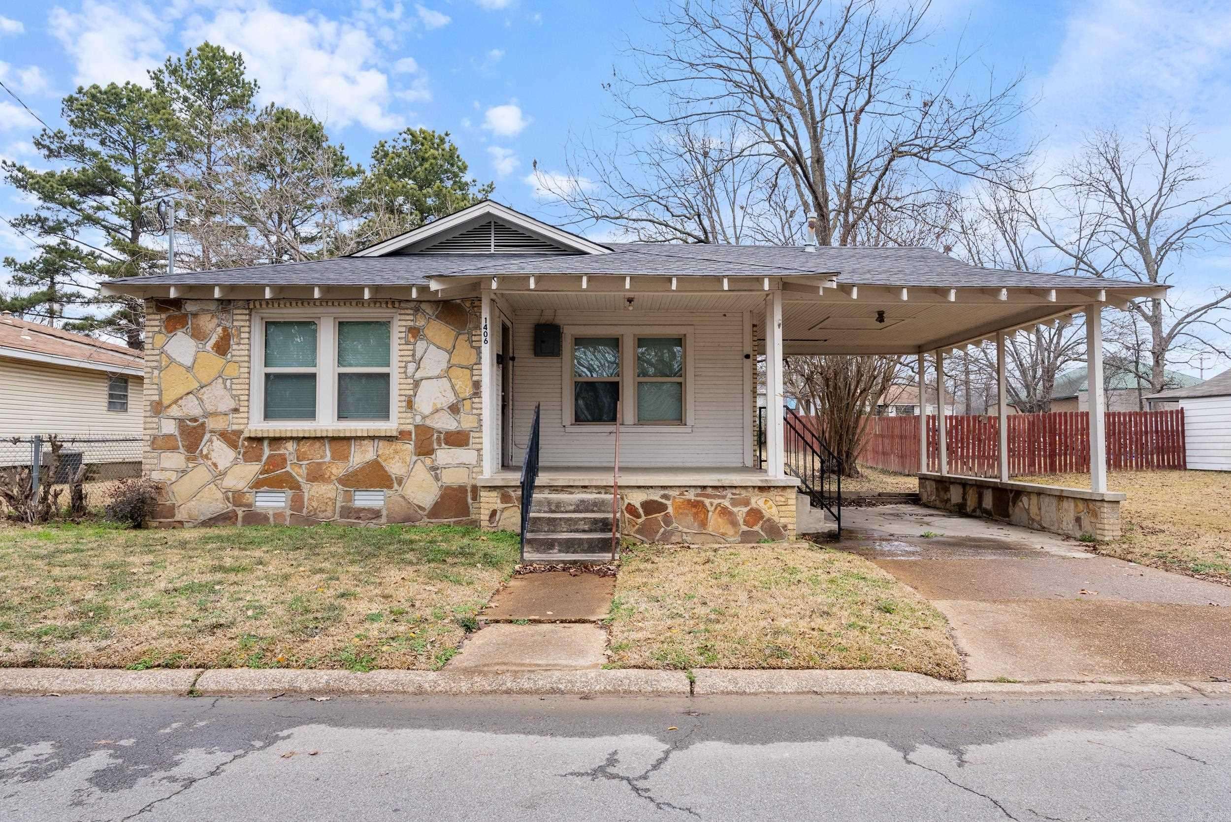 Searcy, AR 72143,1406 W Park