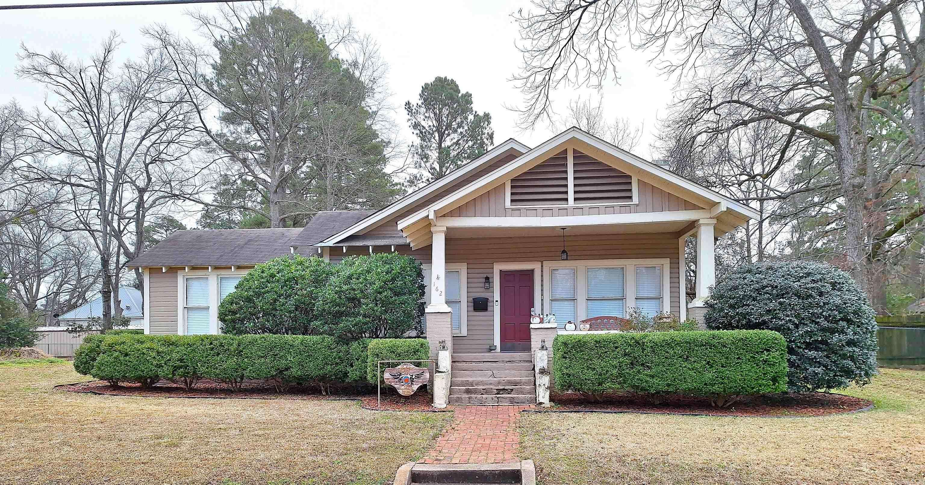 Monticello, AR 71655,162 E College Avenue