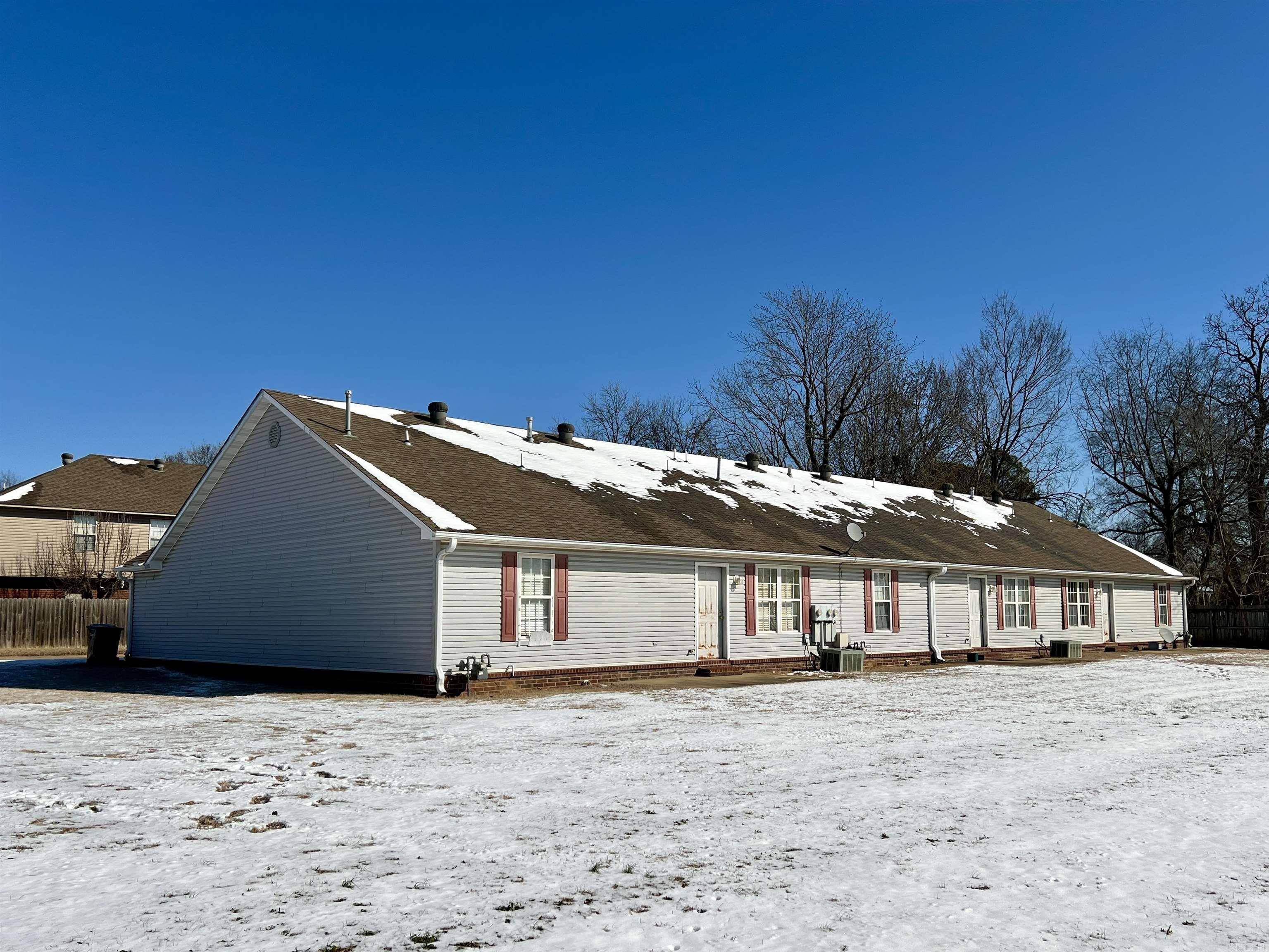 Jonesboro, AR 72401,106 Leggett Street915