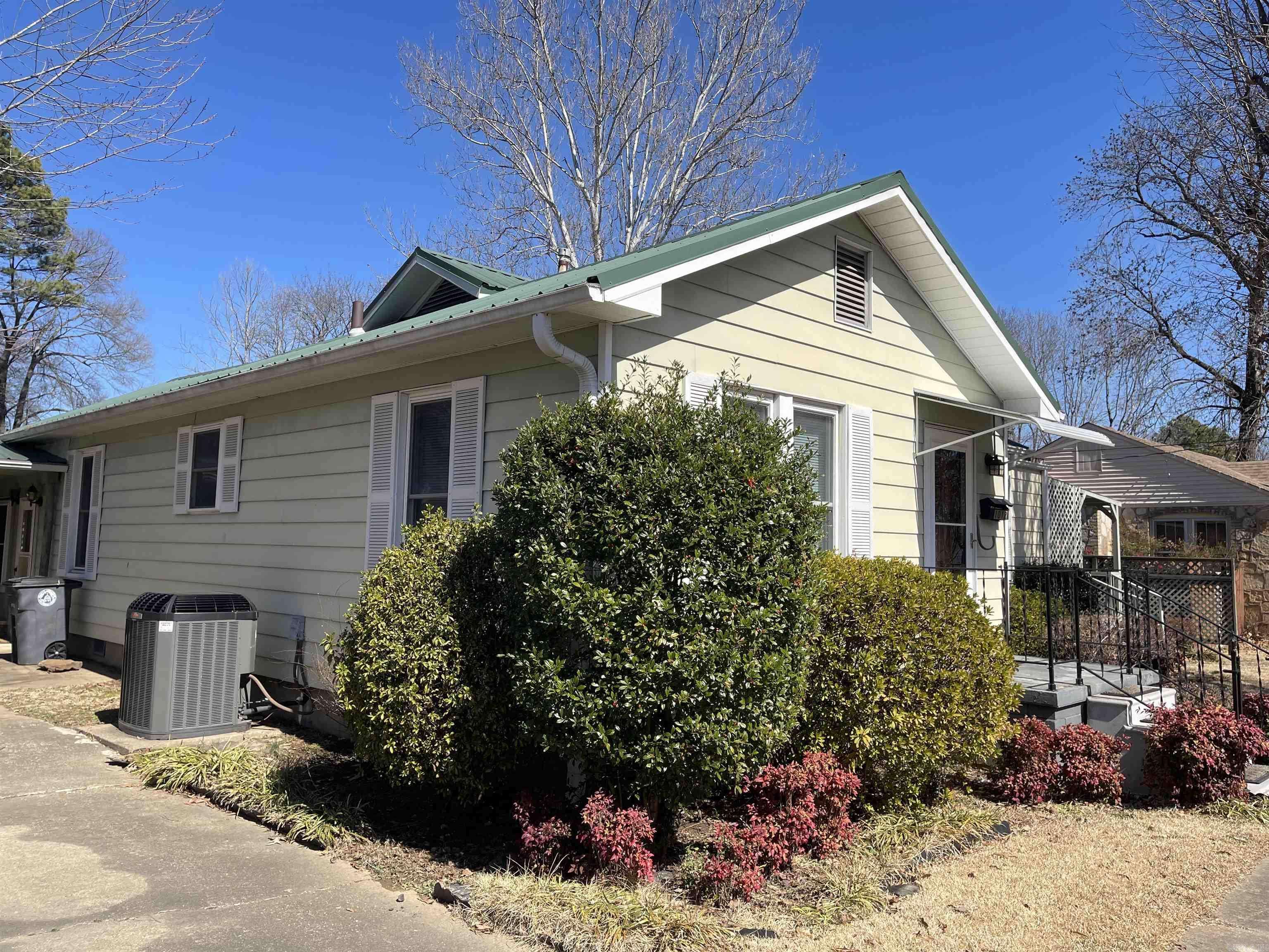 Searcy, AR 72143-0000,1012 W Center