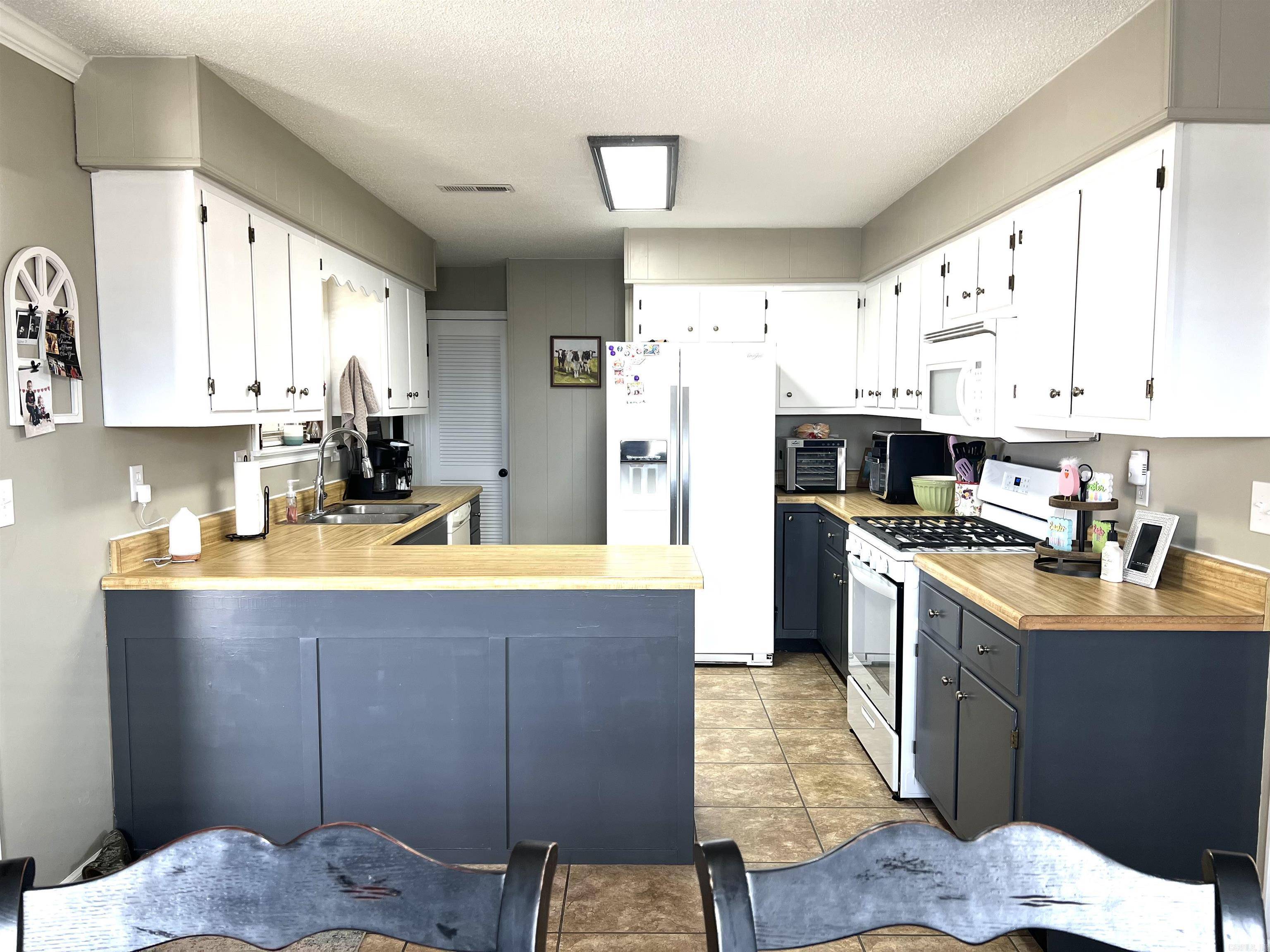 Piggott, AR 72454,887 S Garfield Avenue