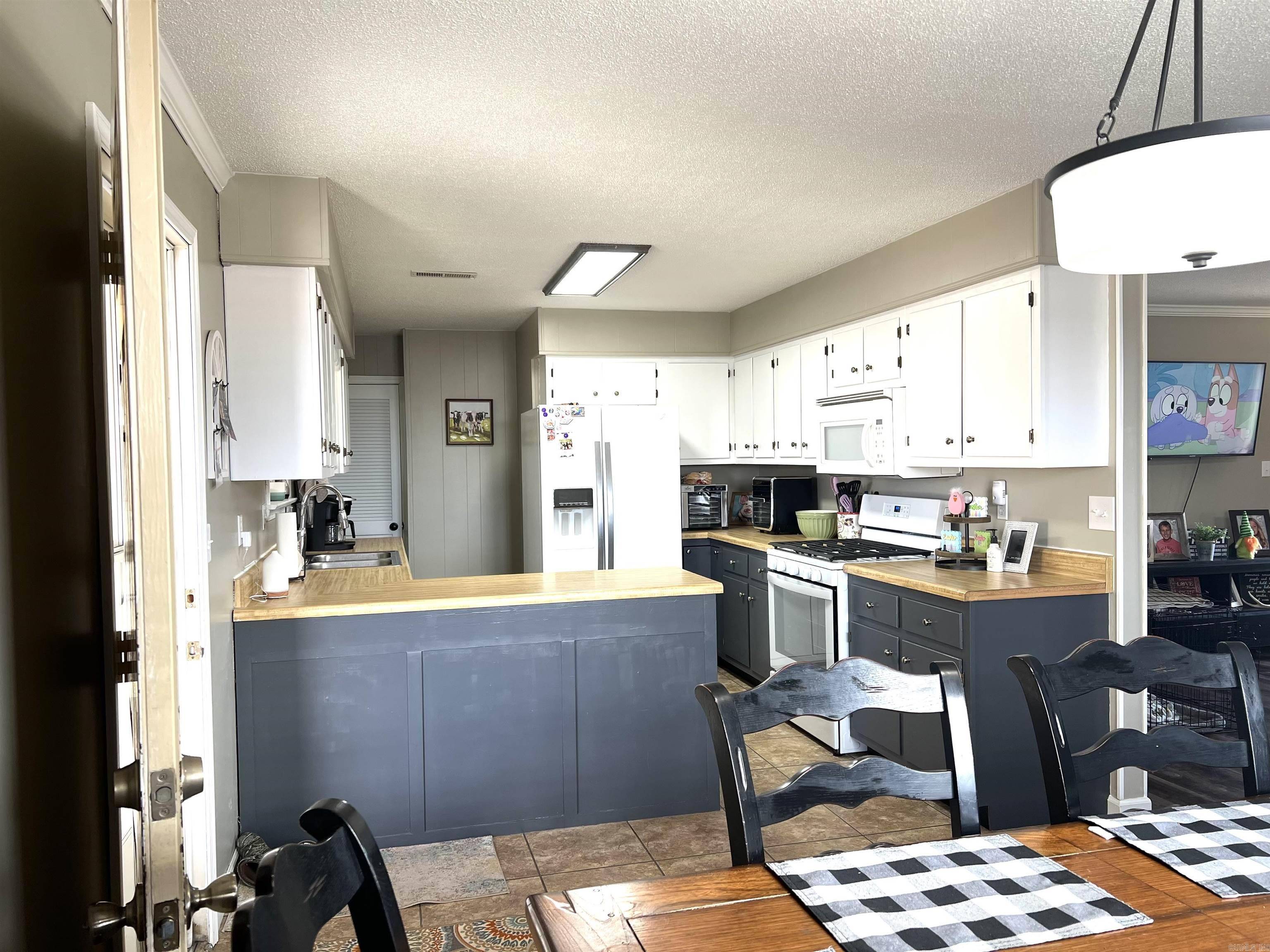 Piggott, AR 72454,887 S Garfield Avenue