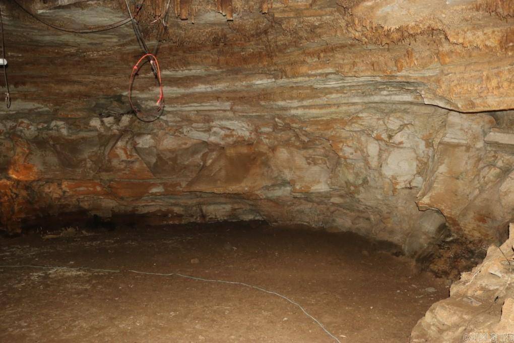 Mountain View, AR 72560,355 Arnold Hollow Road