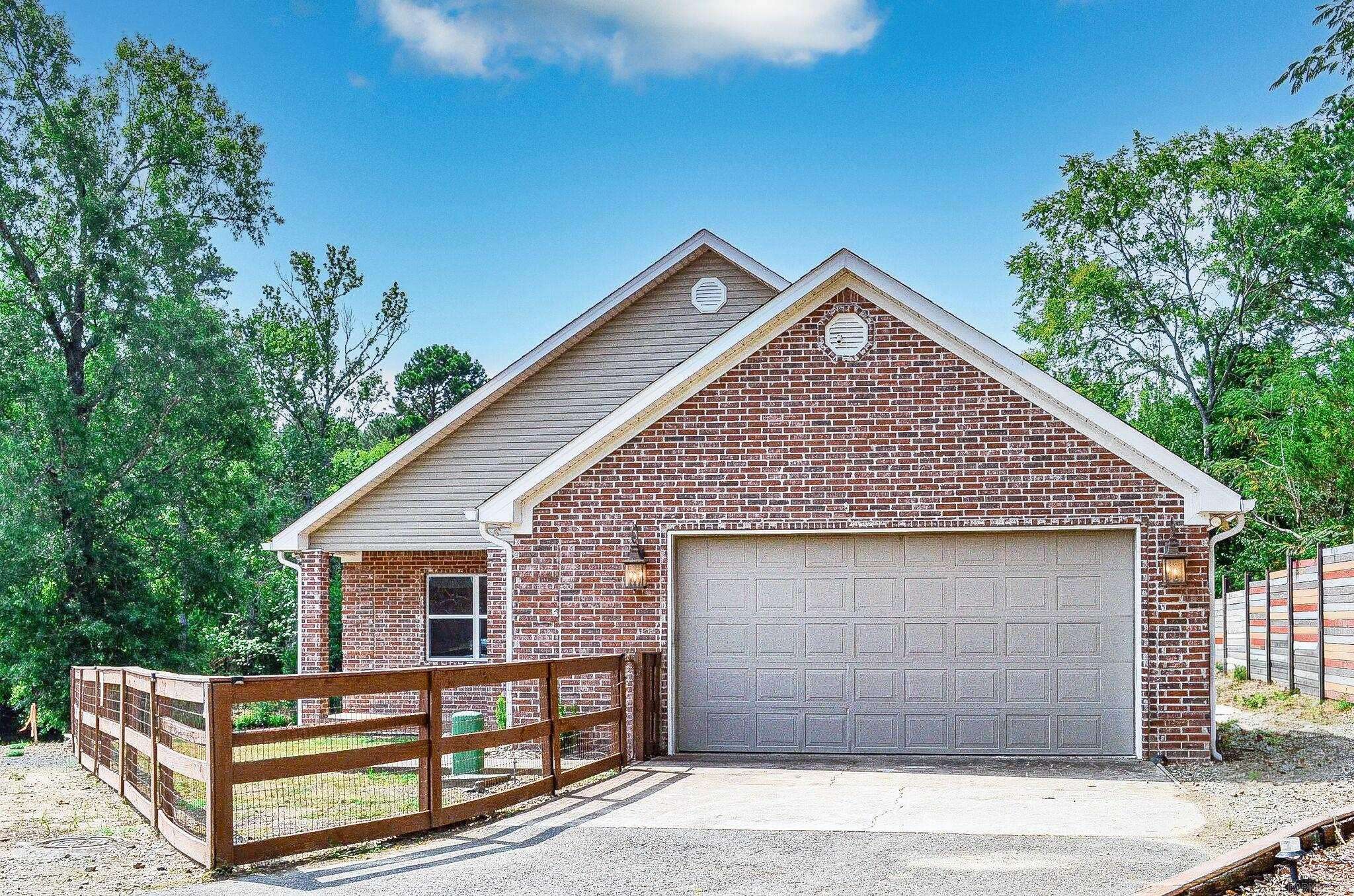 Hot Springs, AR 71913,127 Brooke Moor Trail