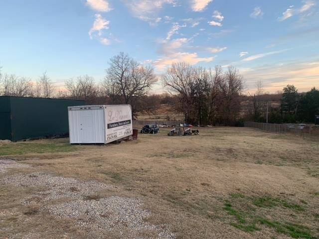 Salem, AR 72576,422 S Main