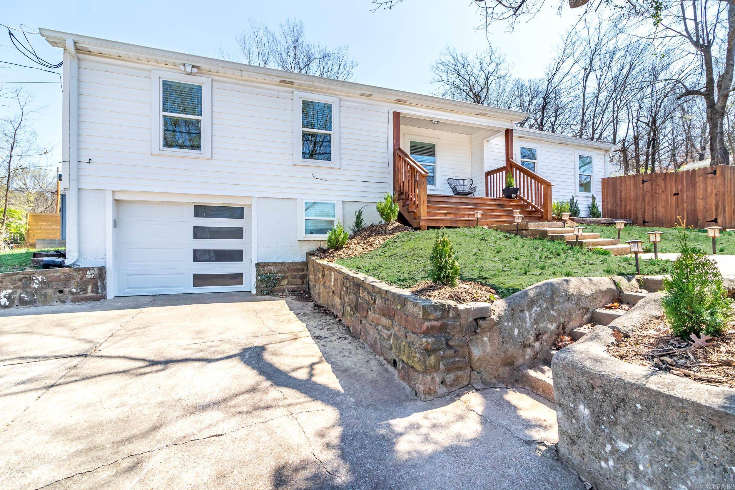 Fayetteville, AR 72701,394 N Fletcher Avenue