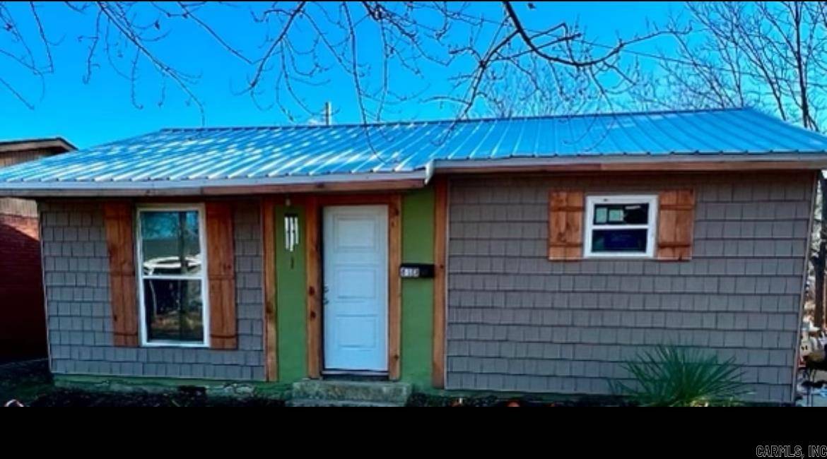Rector, AR 72461,613 S Ballard St