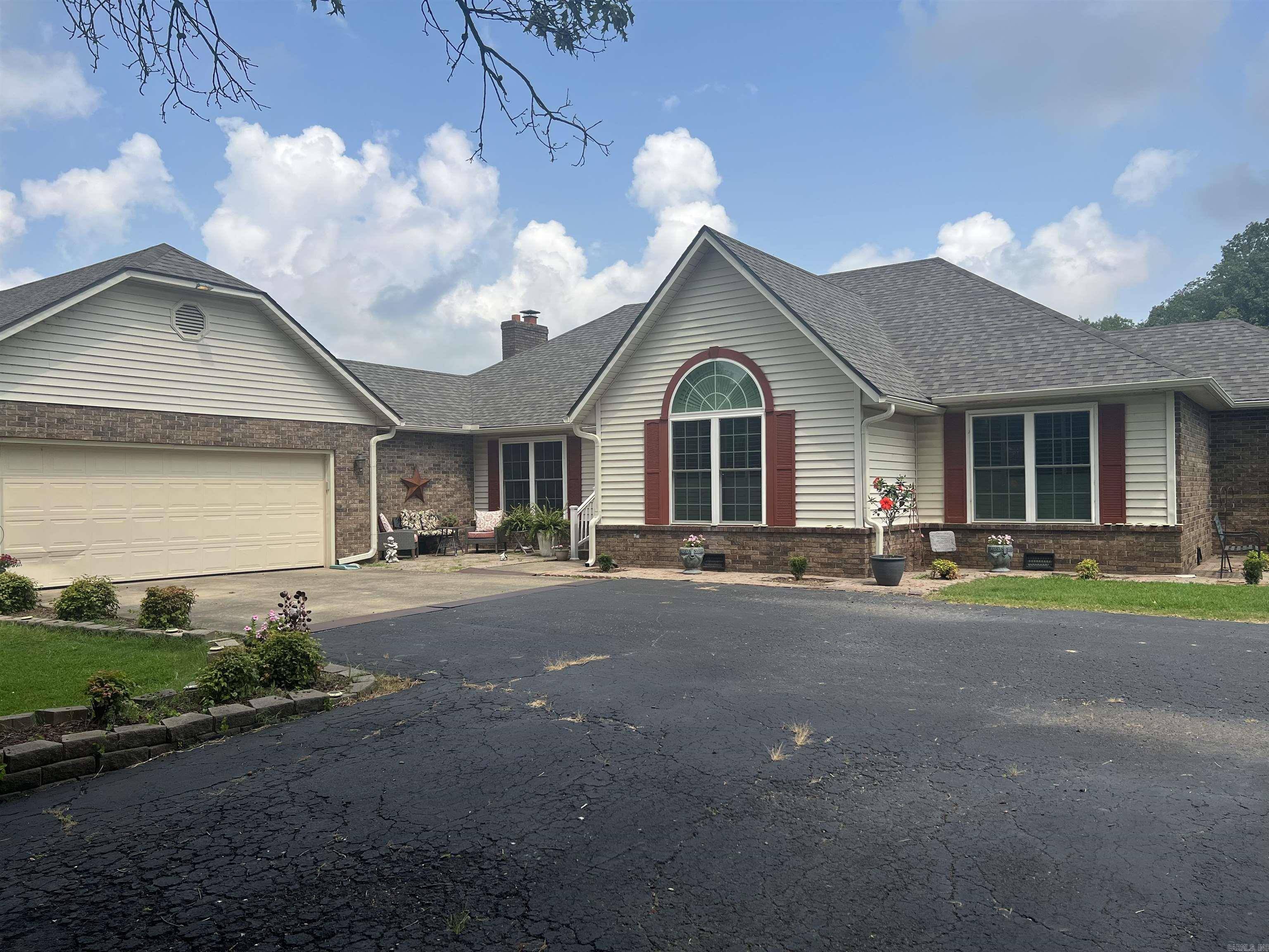 Piggott, AR 72454,2151 Magnolia Dr