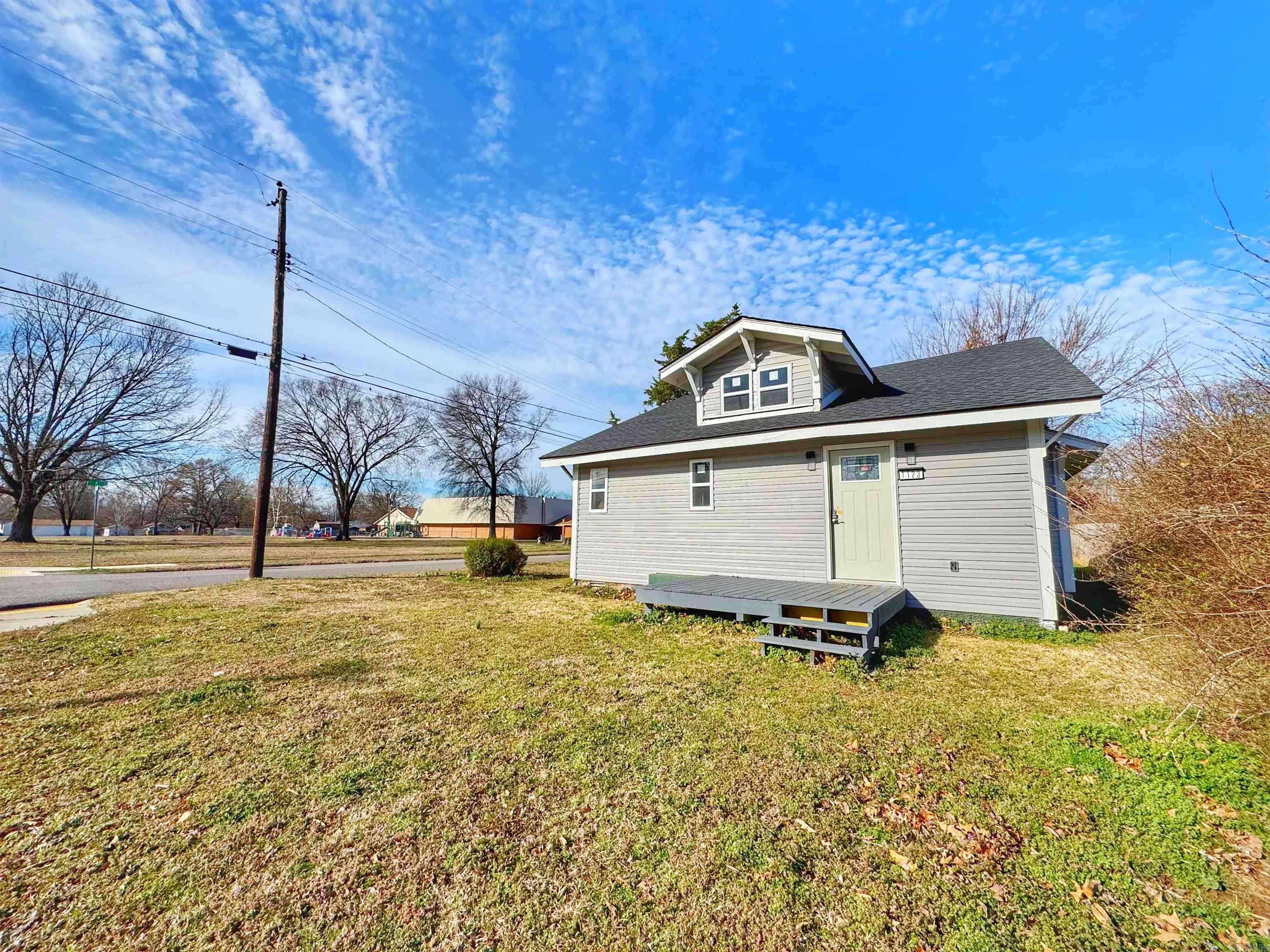 Russellville, AR 72801,1123 N Greenwich Avenue