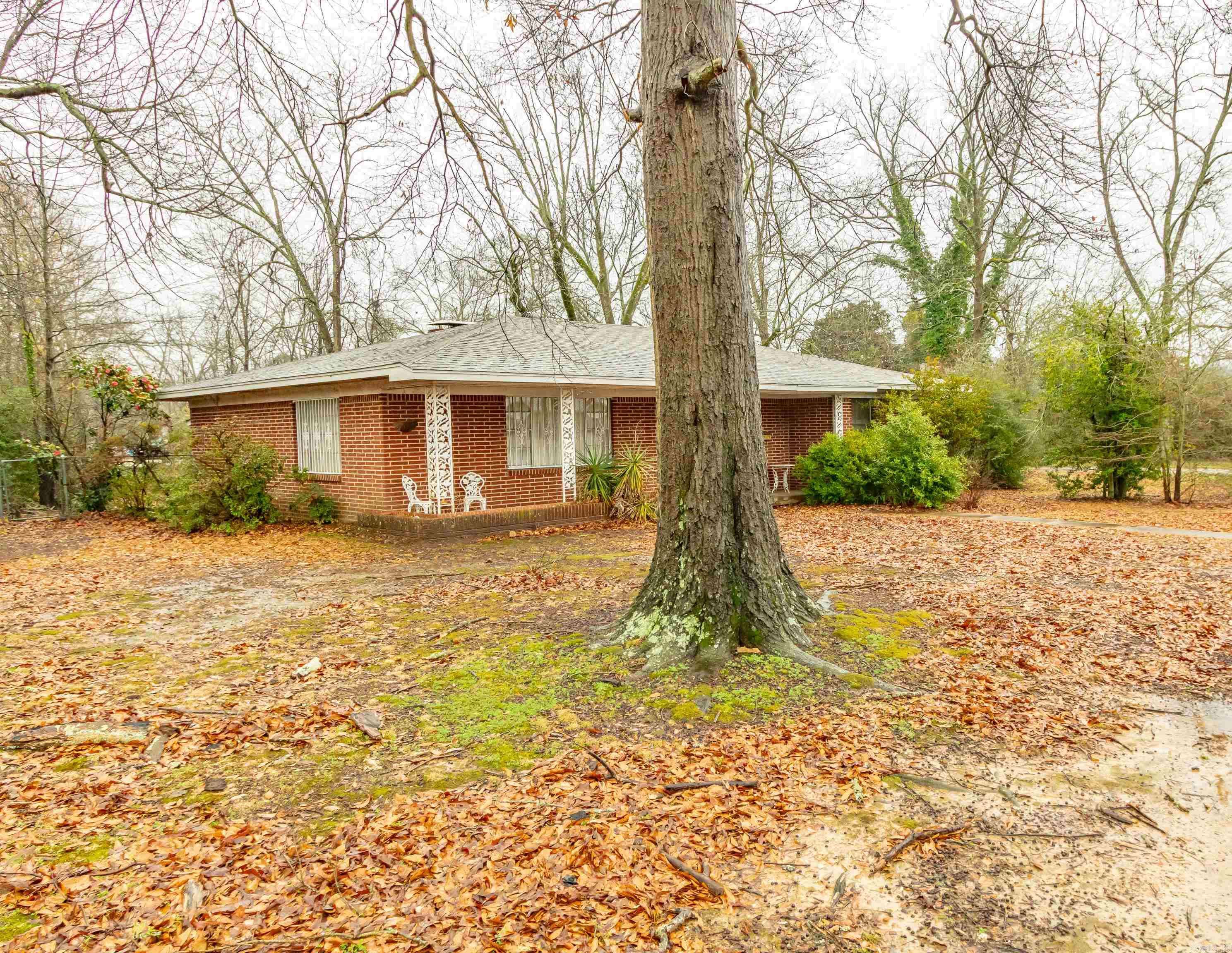 Malvern, AR 72104,1607 S Main Street