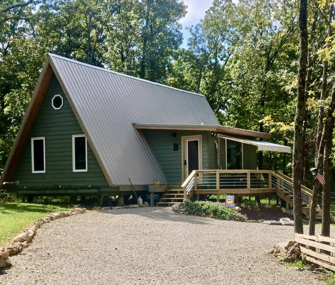 Horseshoe Bend, AR 72512-3933,909 E Arkansas Avenue
