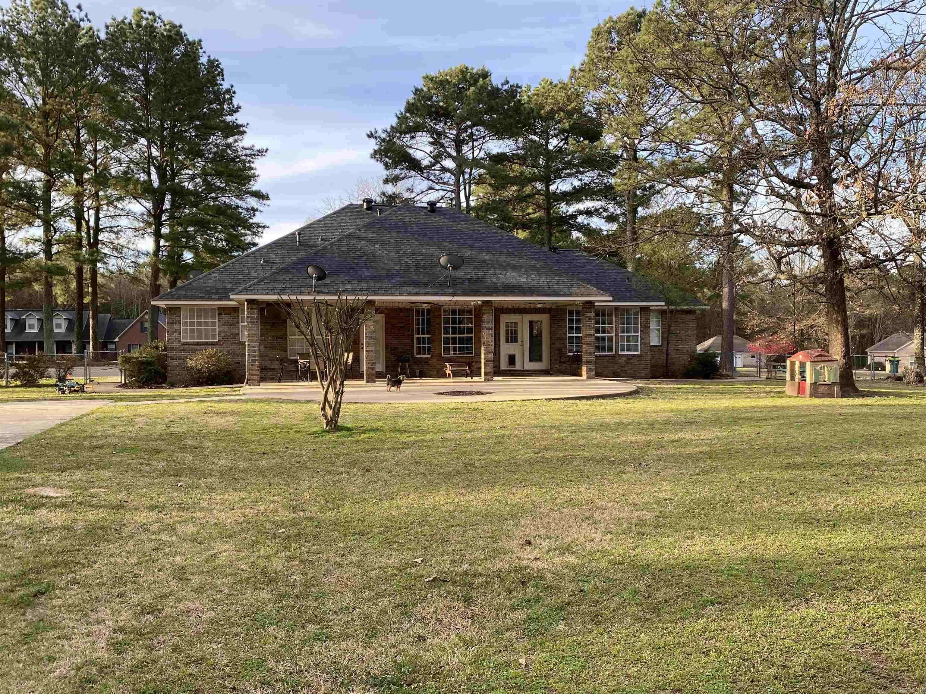 Nashville, AR 71852,447 Deerwood Lane