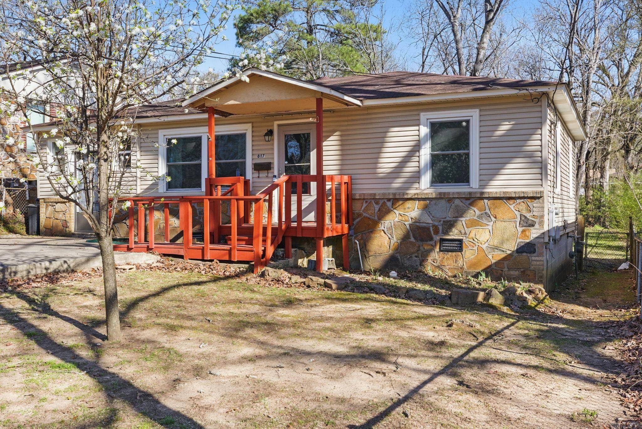 North Little Rock, AR 72118,817 W 51st St