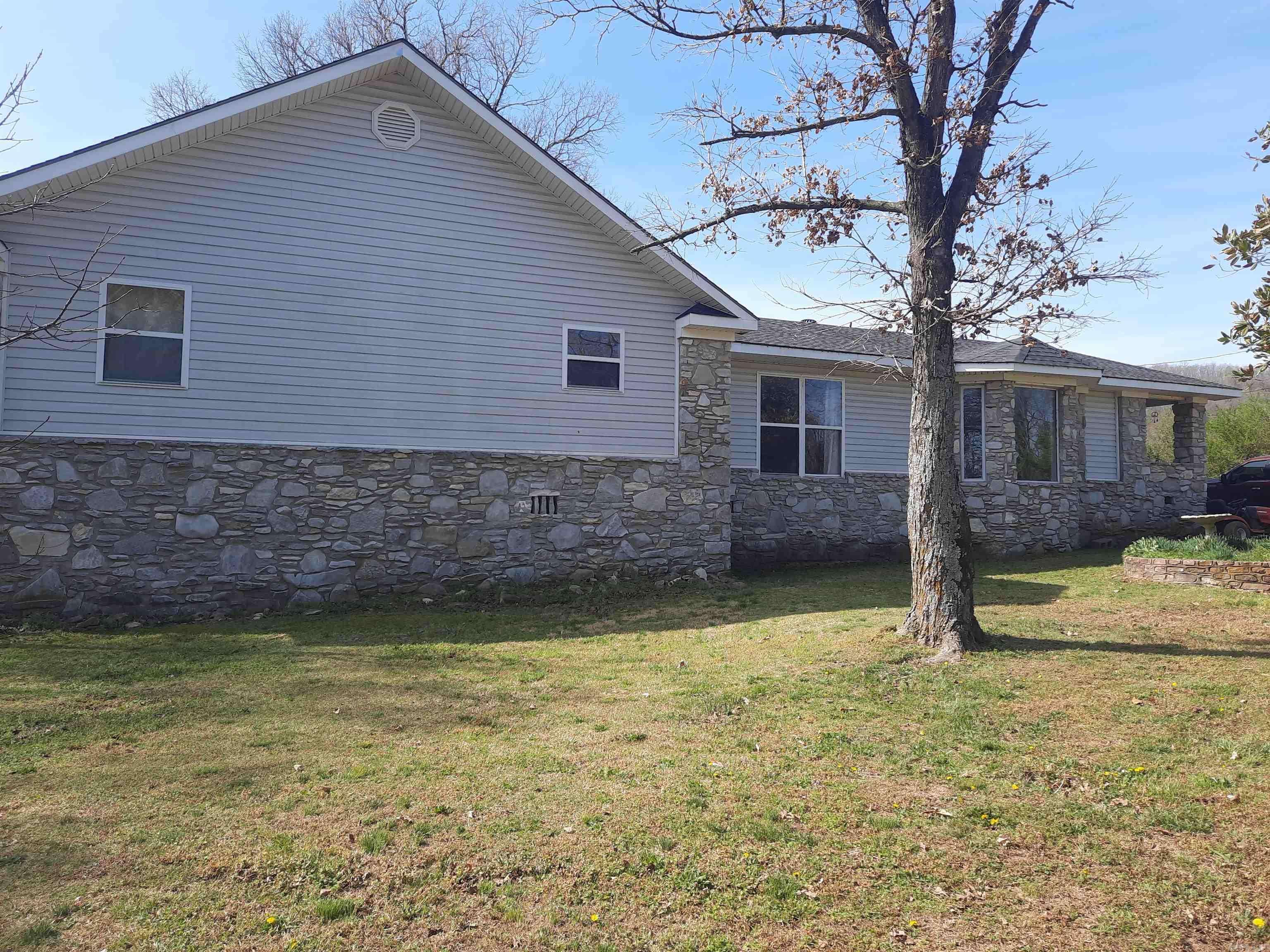 Mountain View, AR 72560,13979 W 66 Highway