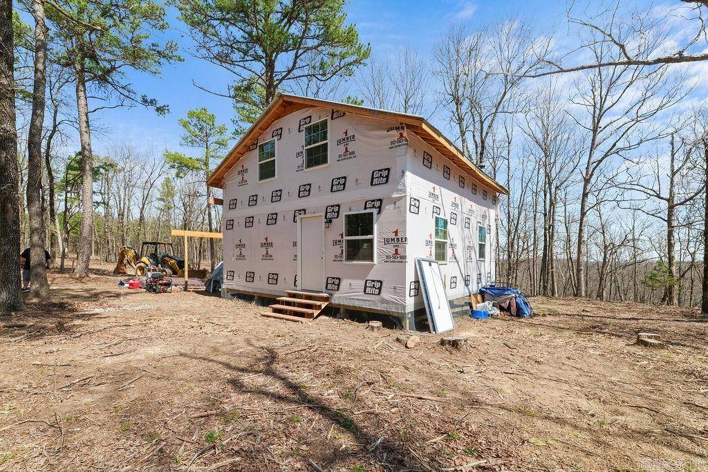 Leslie, AR 72645,457 Morris Road