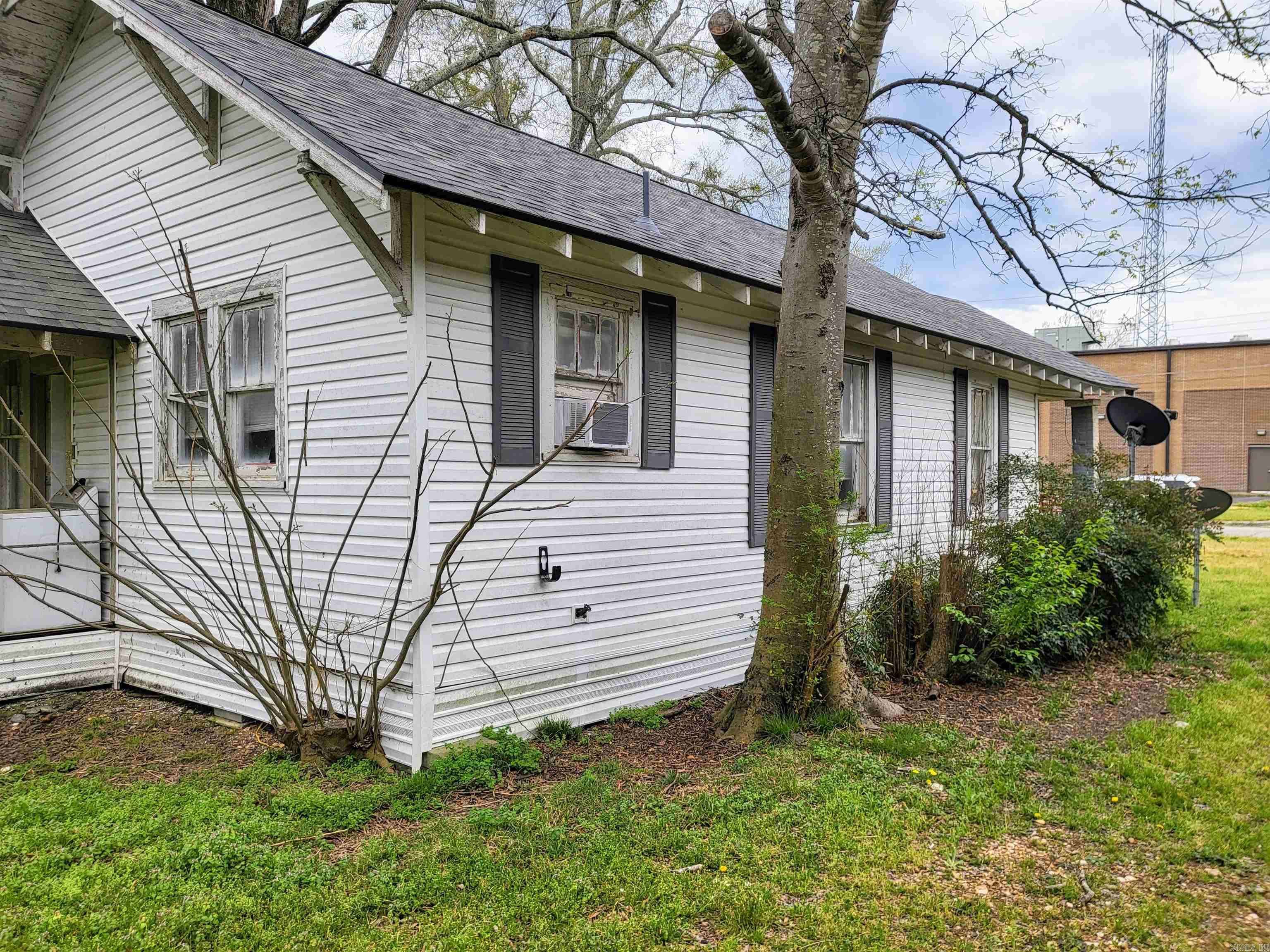 Prescott, AR 71857,317 E Elm Street