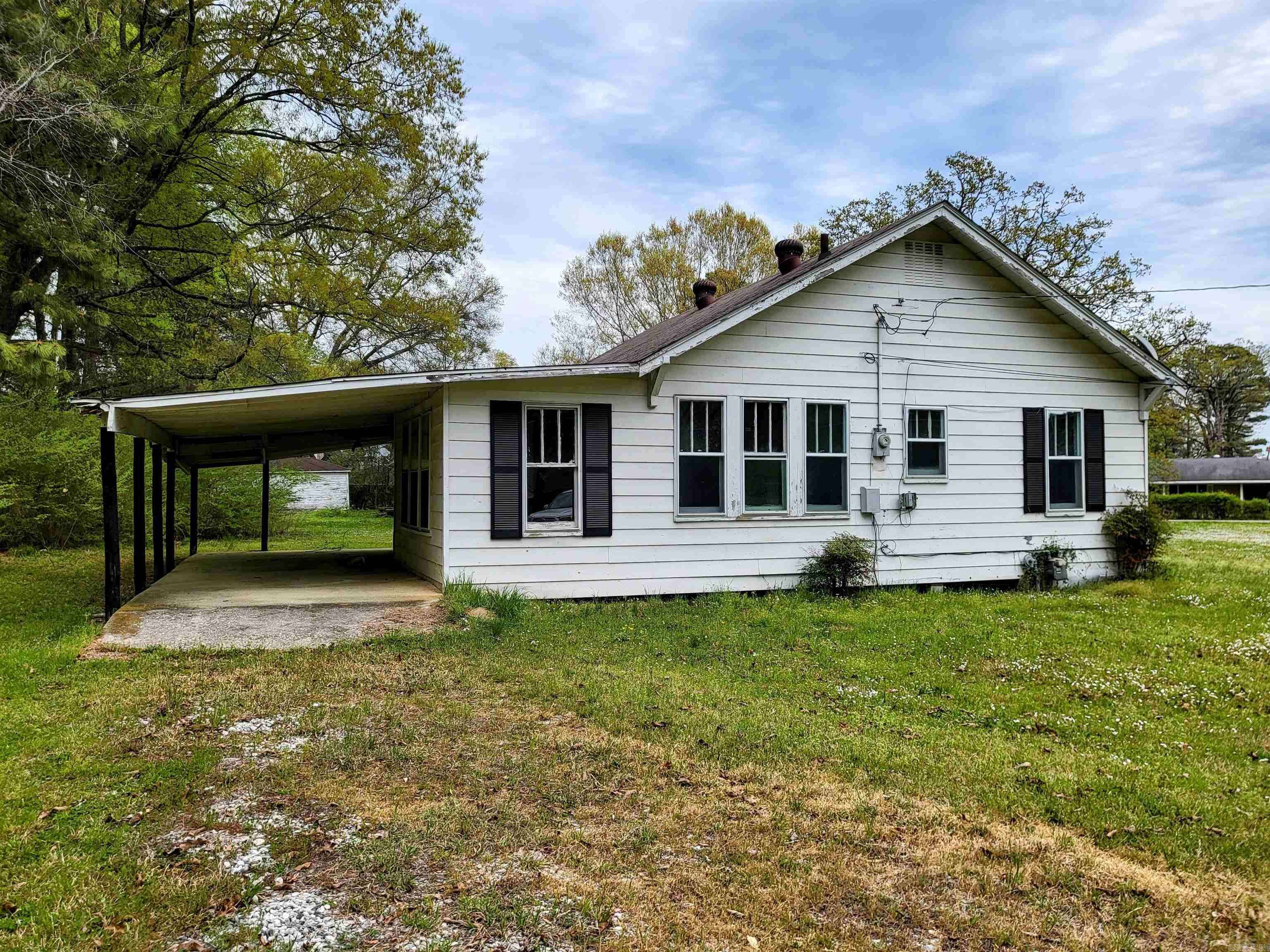 Prescott, AR 71857,755 Ash Street