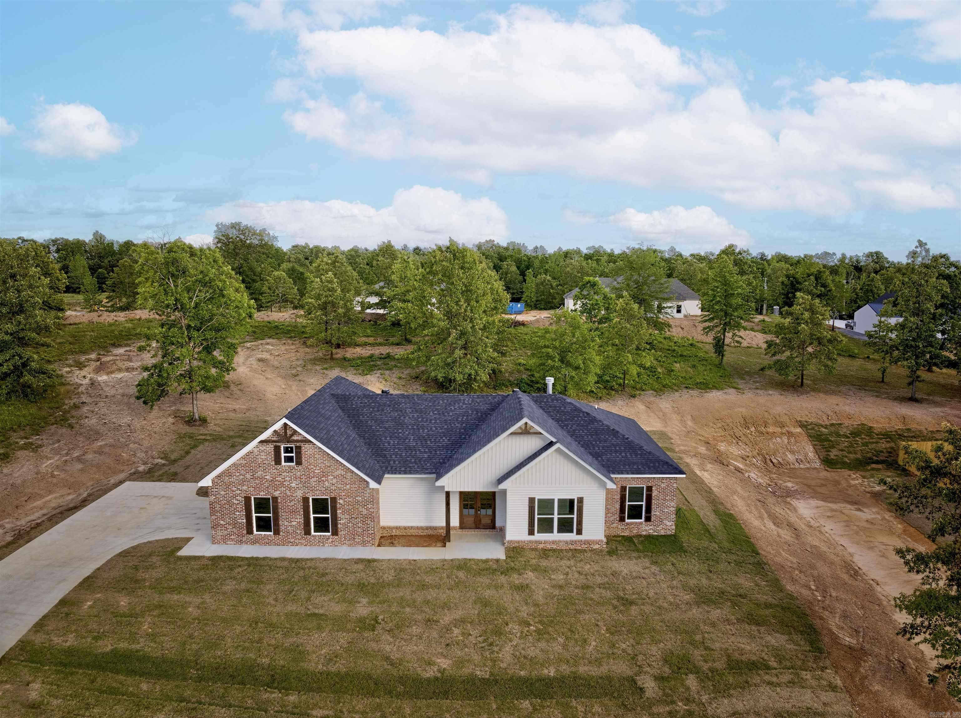 Bauxite, AR 72011,1017 Creekwood Circle
