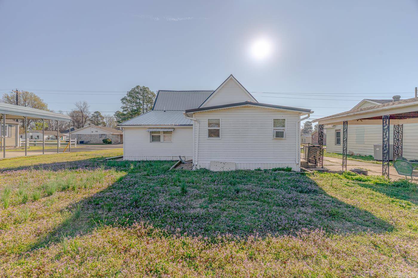 Paragould, AR 72450,908 S 7th Street