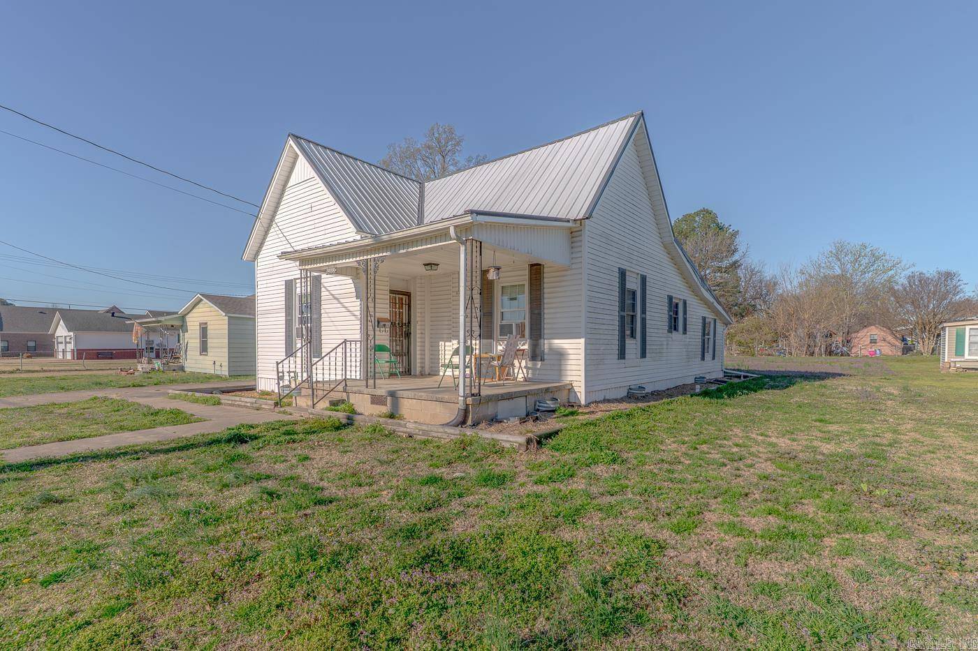Paragould, AR 72450,908 S 7th Street