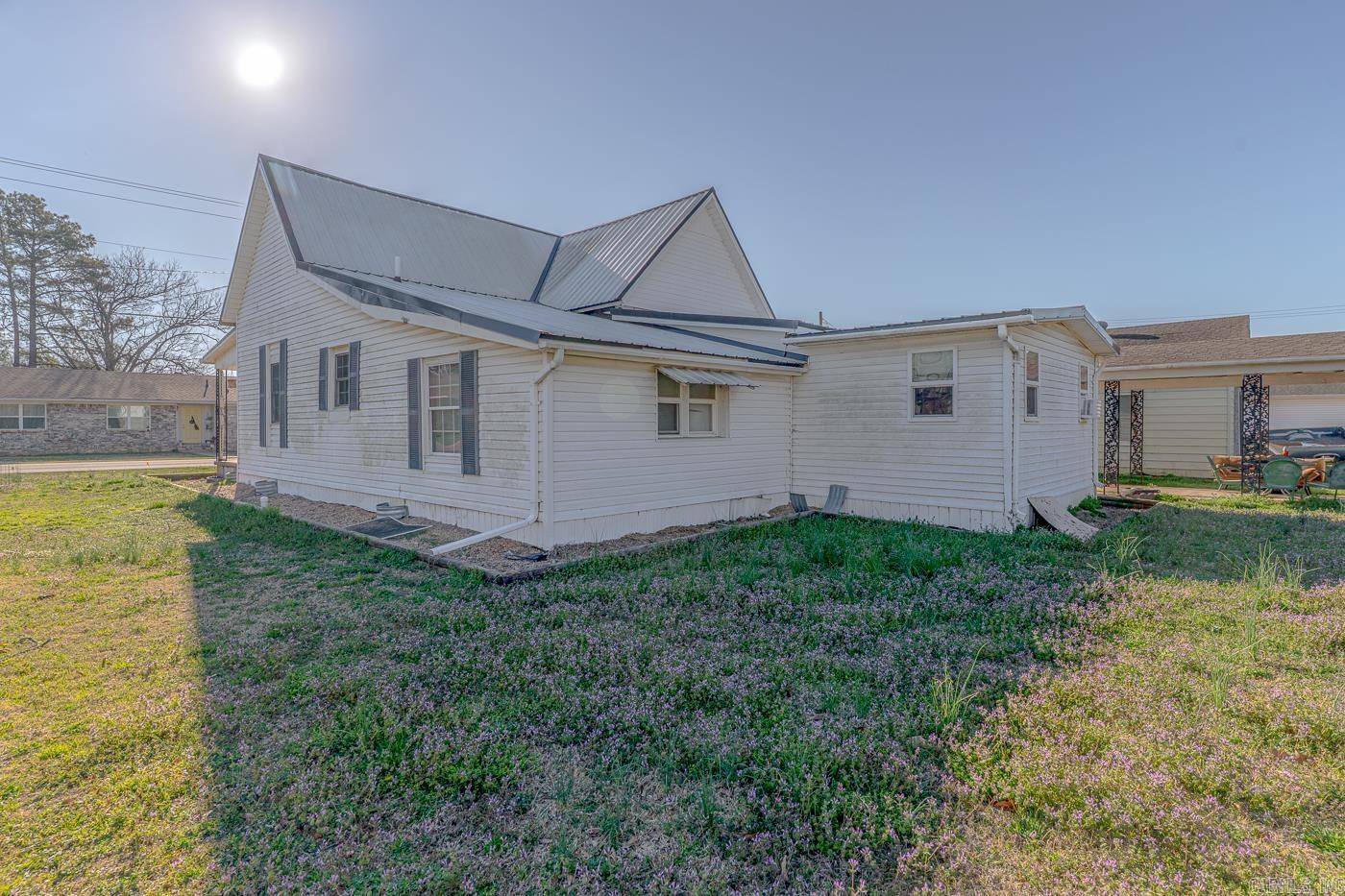 Paragould, AR 72450,908 S 7th Street