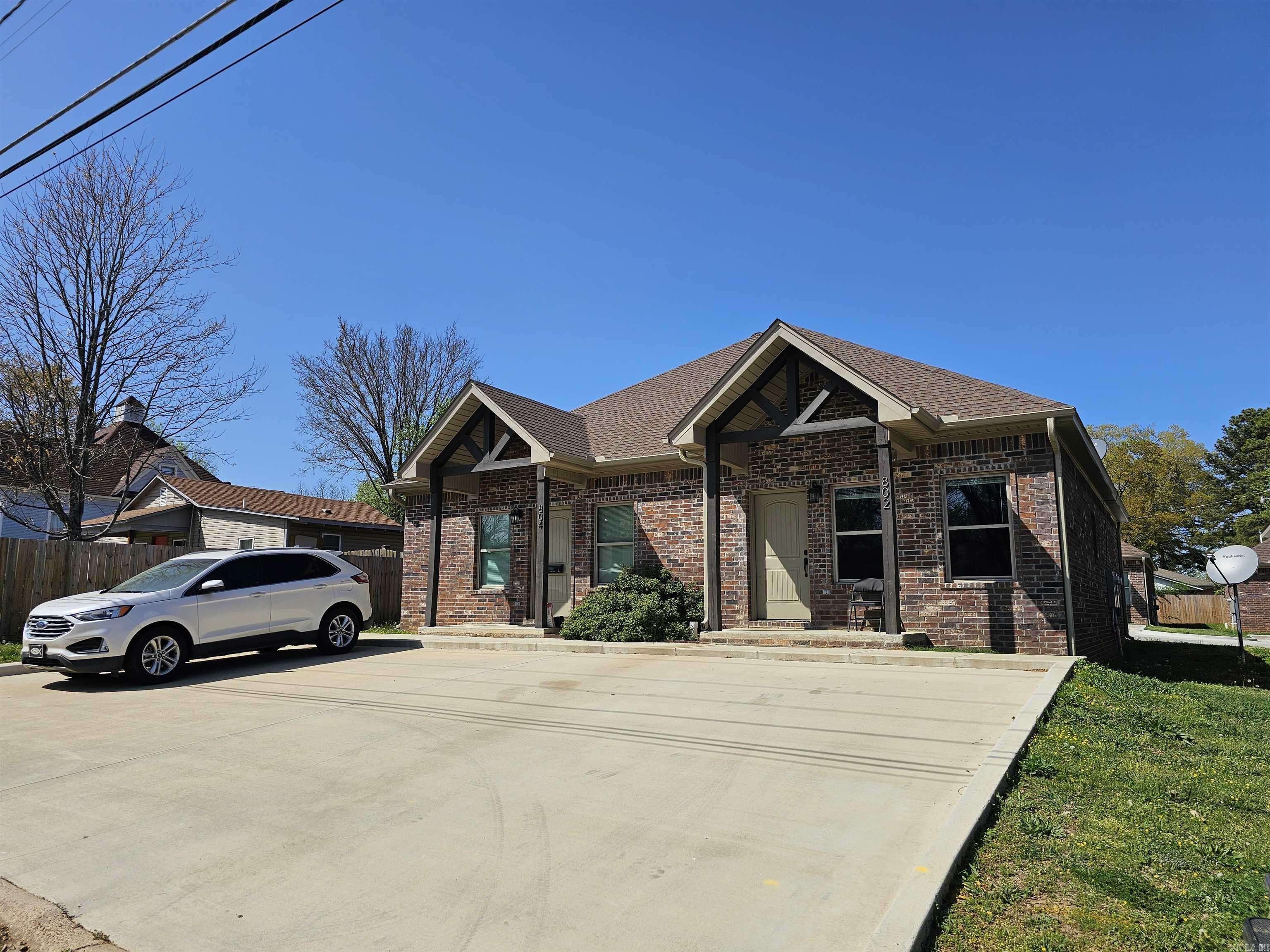 Searcy, AR 72143,501 N Maple Street