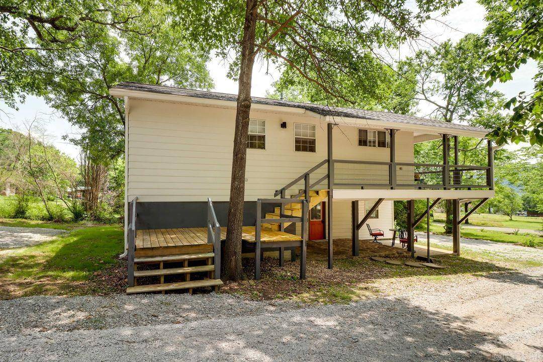 Mountain View, AR 72560,805 Oak Street