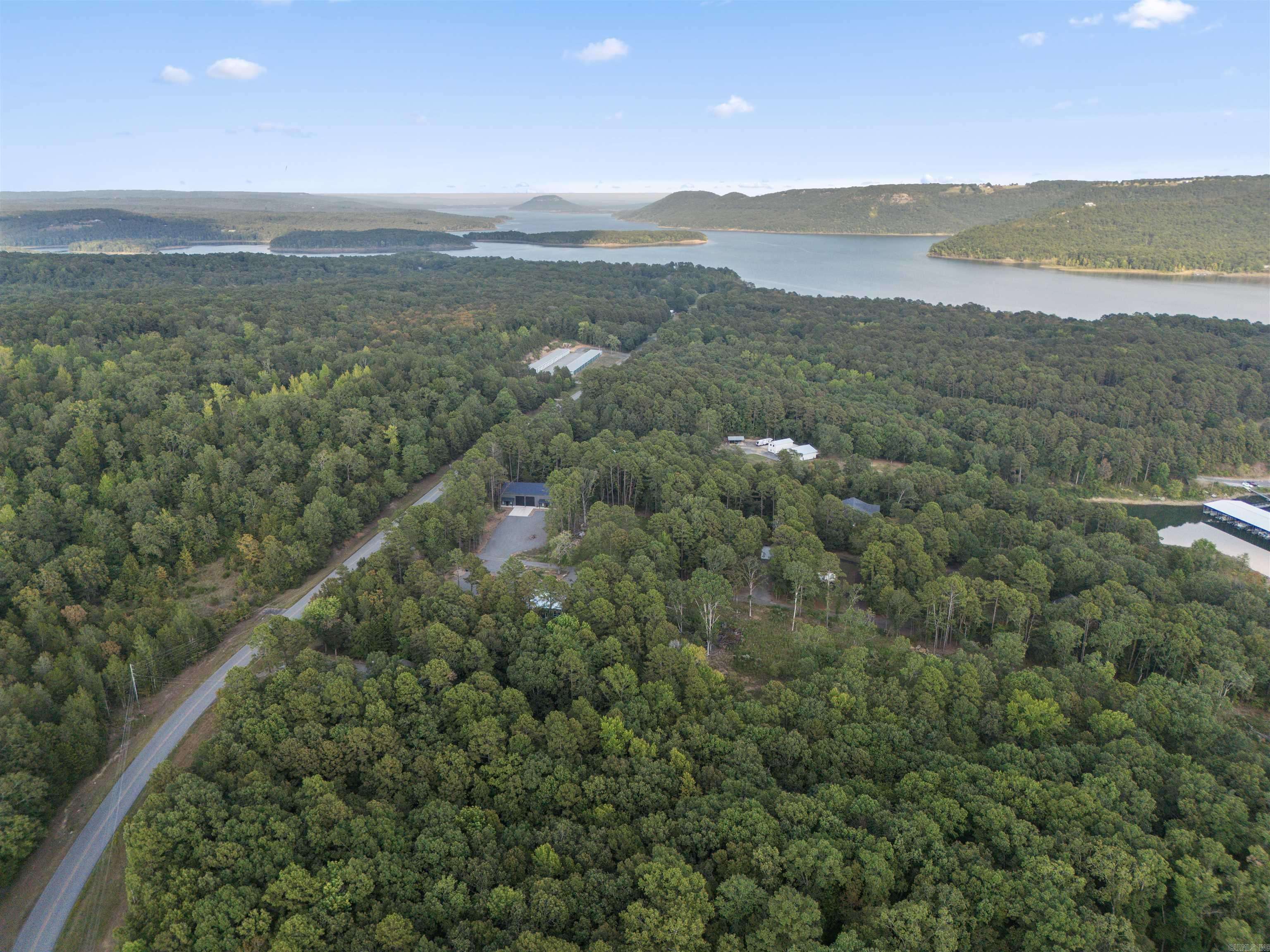 Clinton, AR 72031,211 Woodland Shores Circle