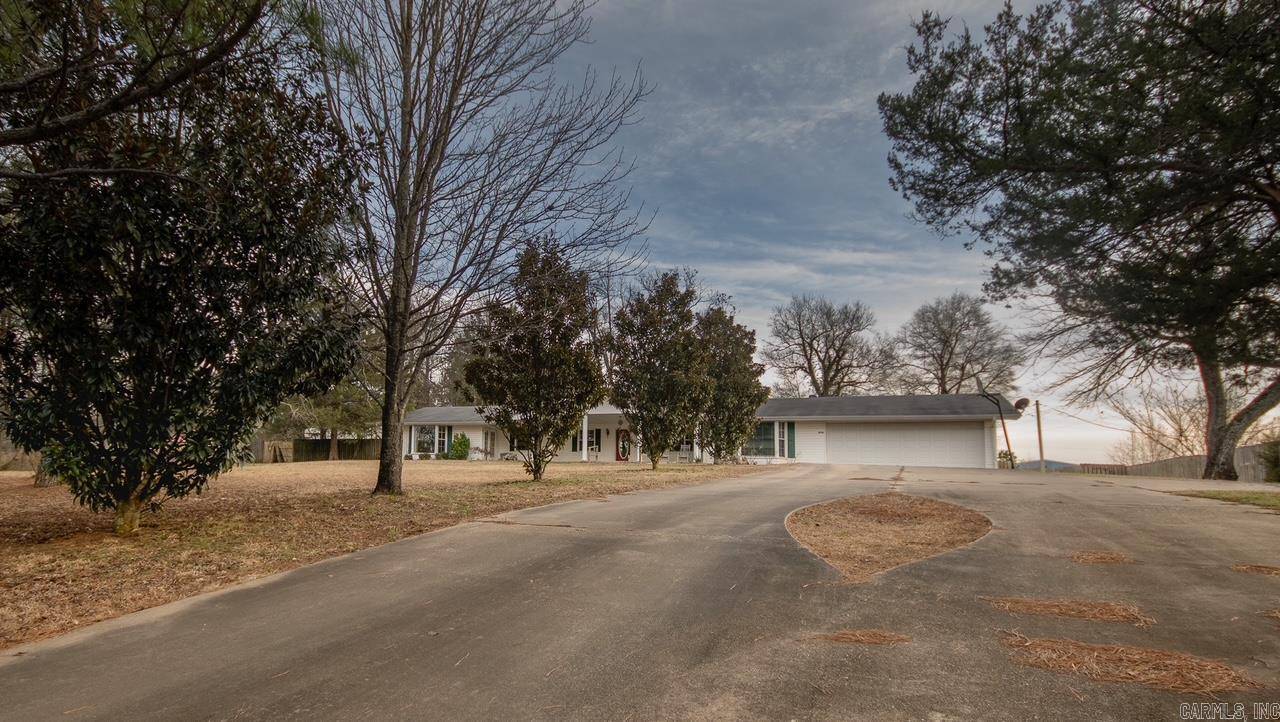Mena, AR 71953,2786 Highway 8 E