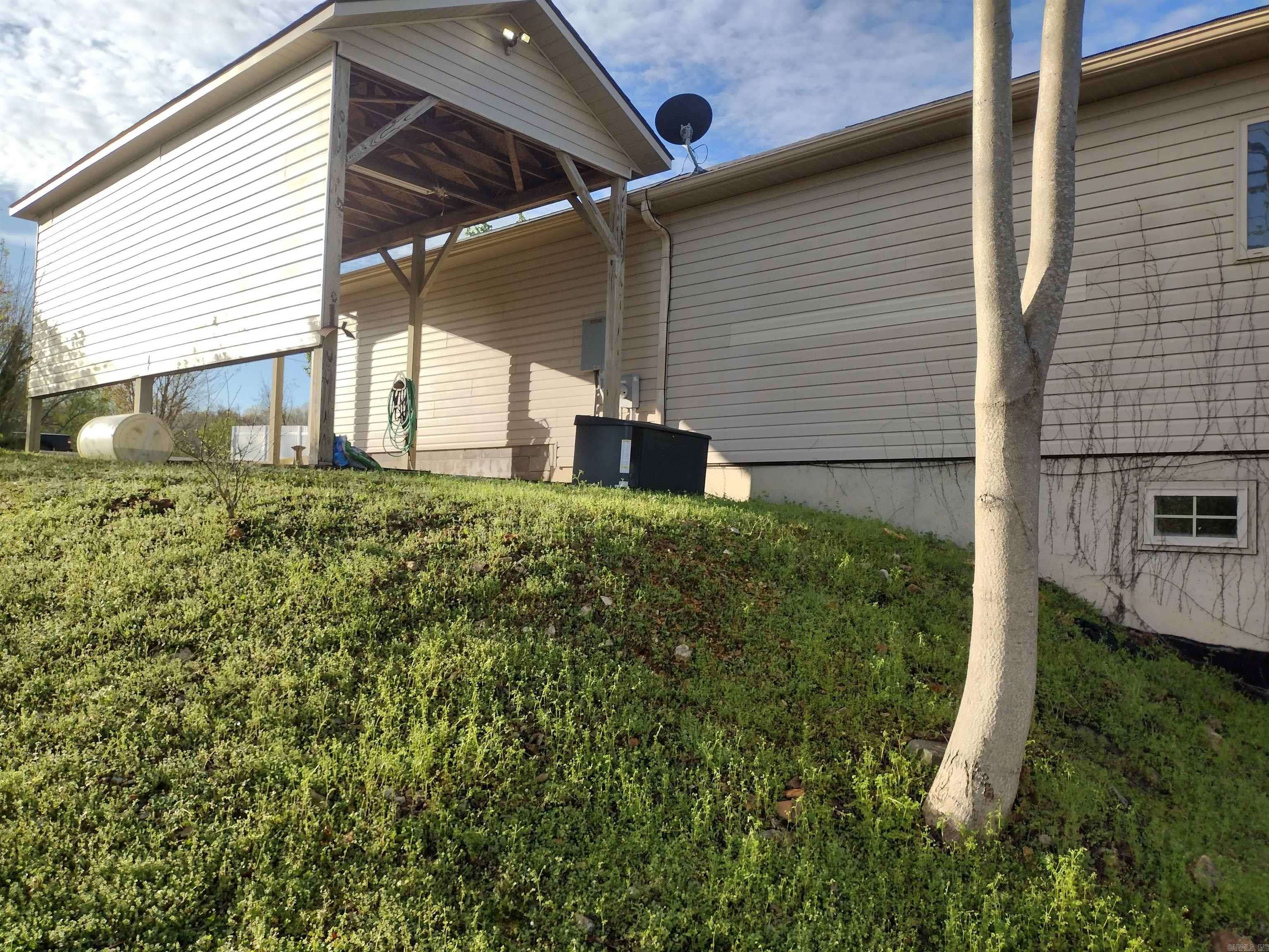 Mountain View, AR 72560,649 County Charm RD
