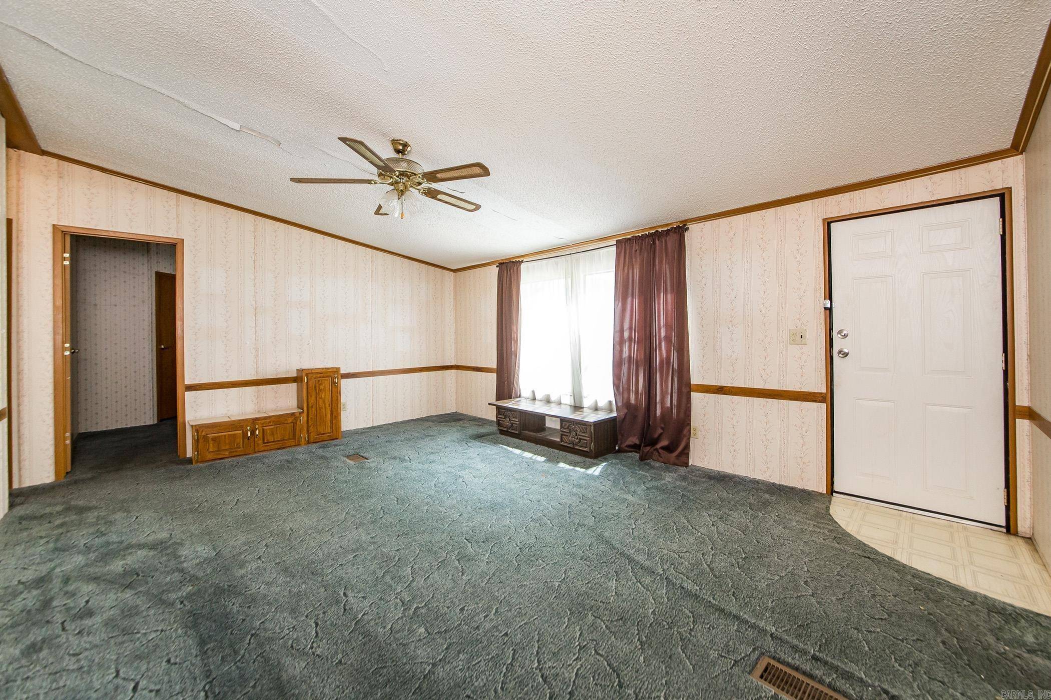 Lonoke, AR 72086,238 W Lingo