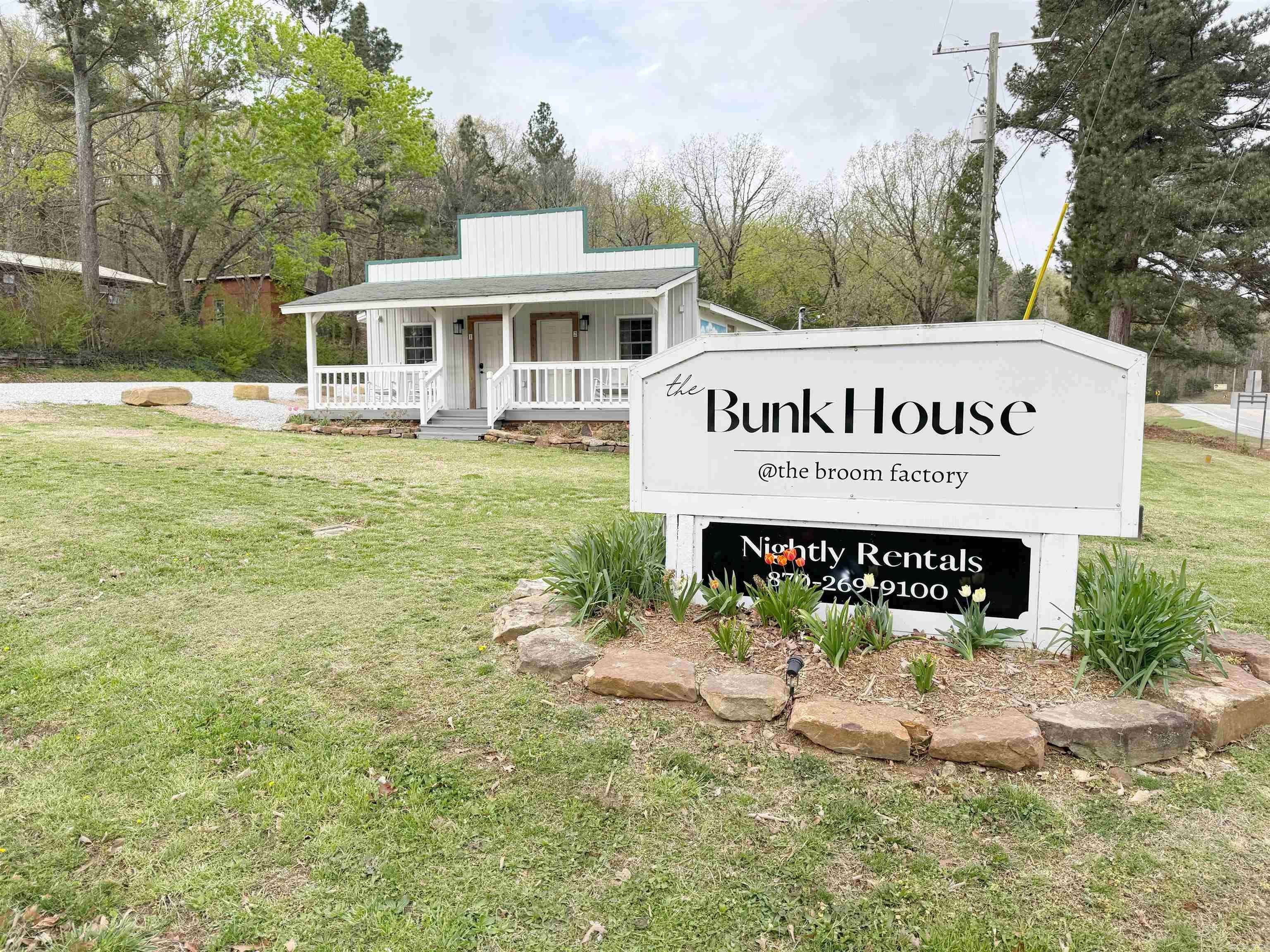 Mountain View, AR 72560,Address not disclosed