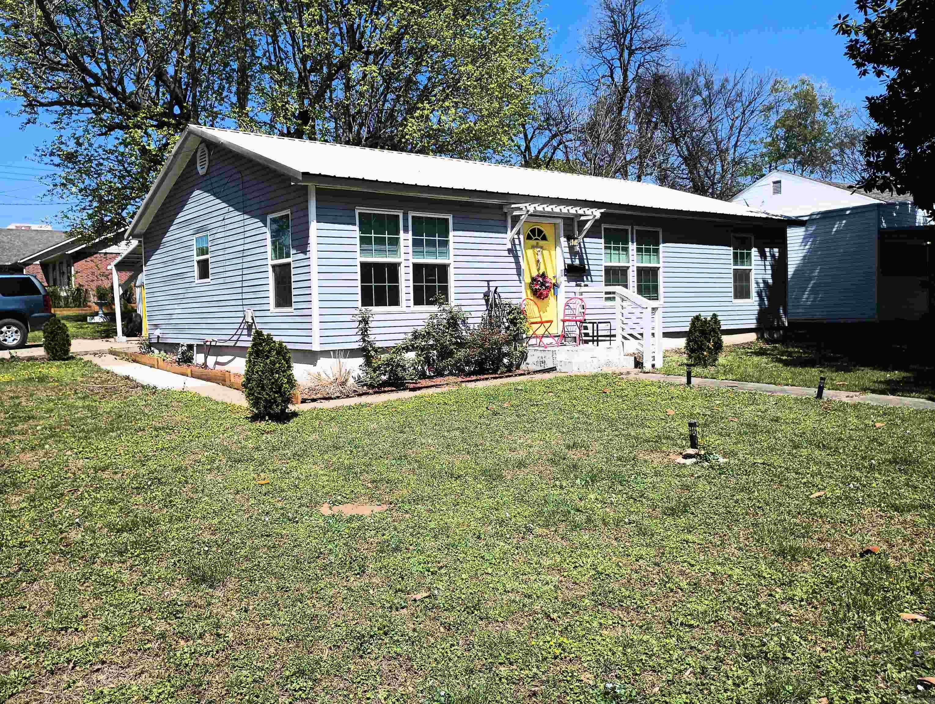 Paragould, AR 72450,911 W Park Street
