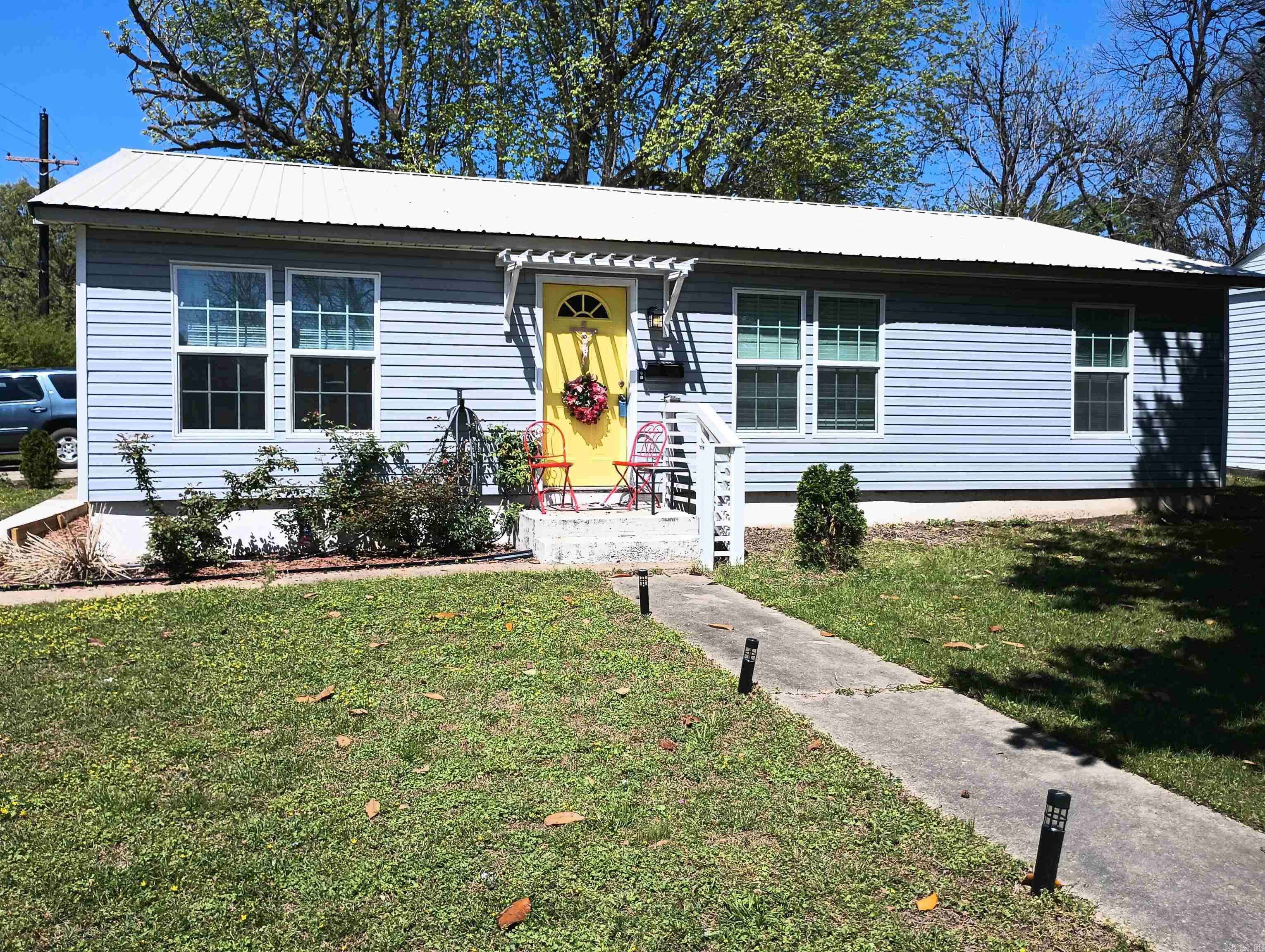Paragould, AR 72450,911 W Park Street