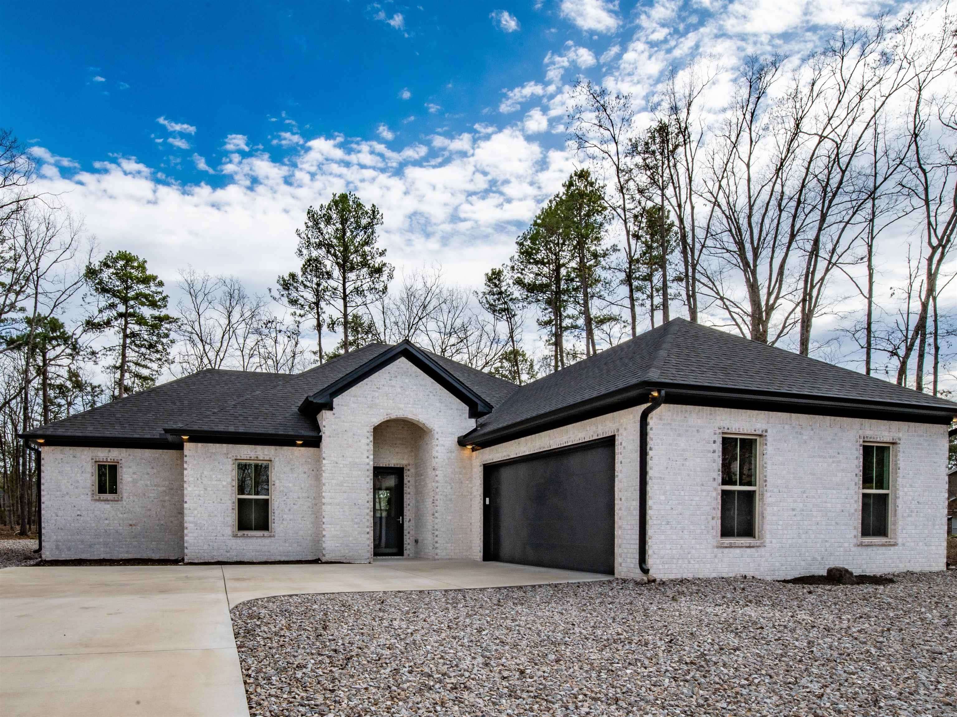 Hot Springs Village, AR 71909,6 Busqueda Lane