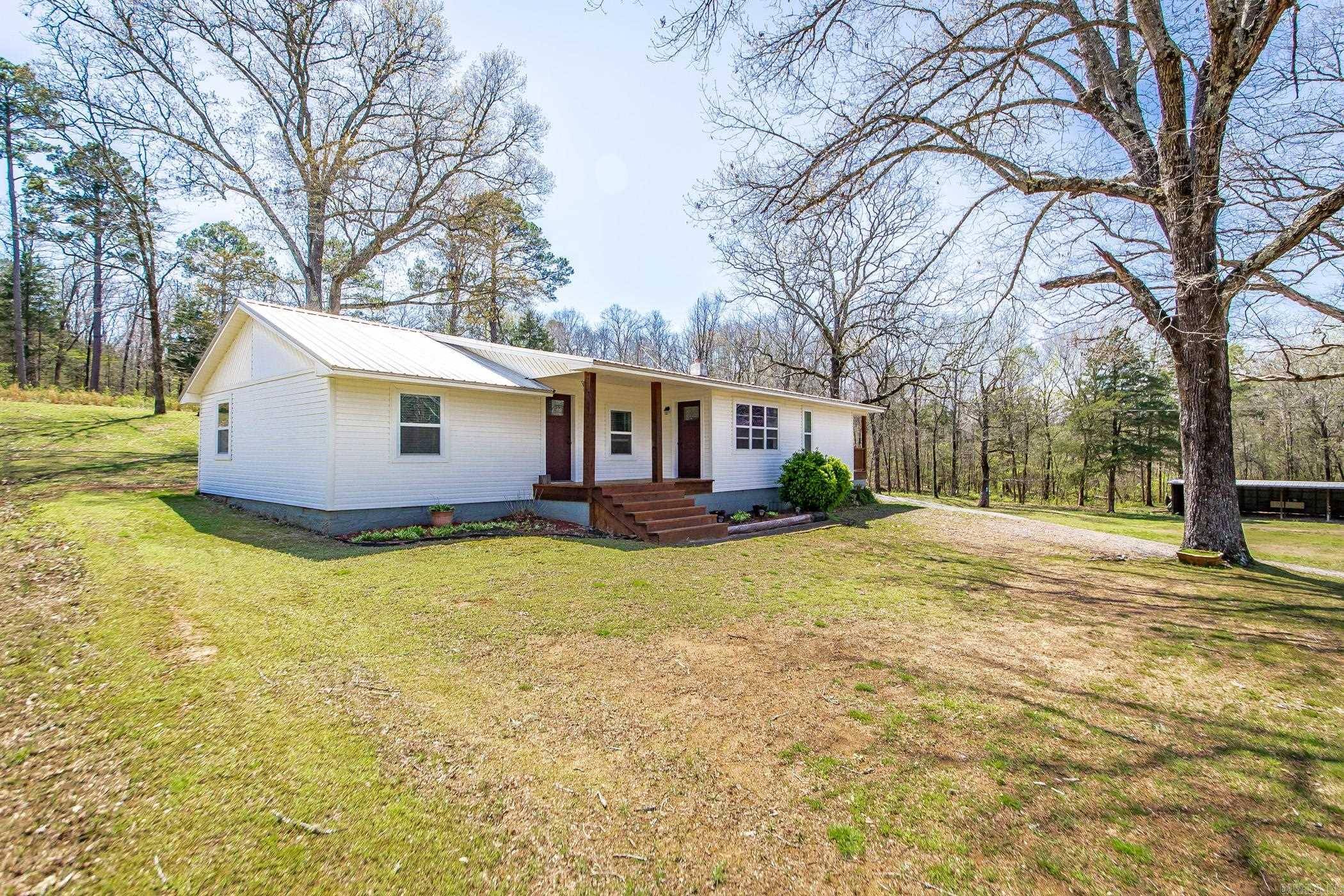 Clinton, AR 72031,4066 Highway 16 East