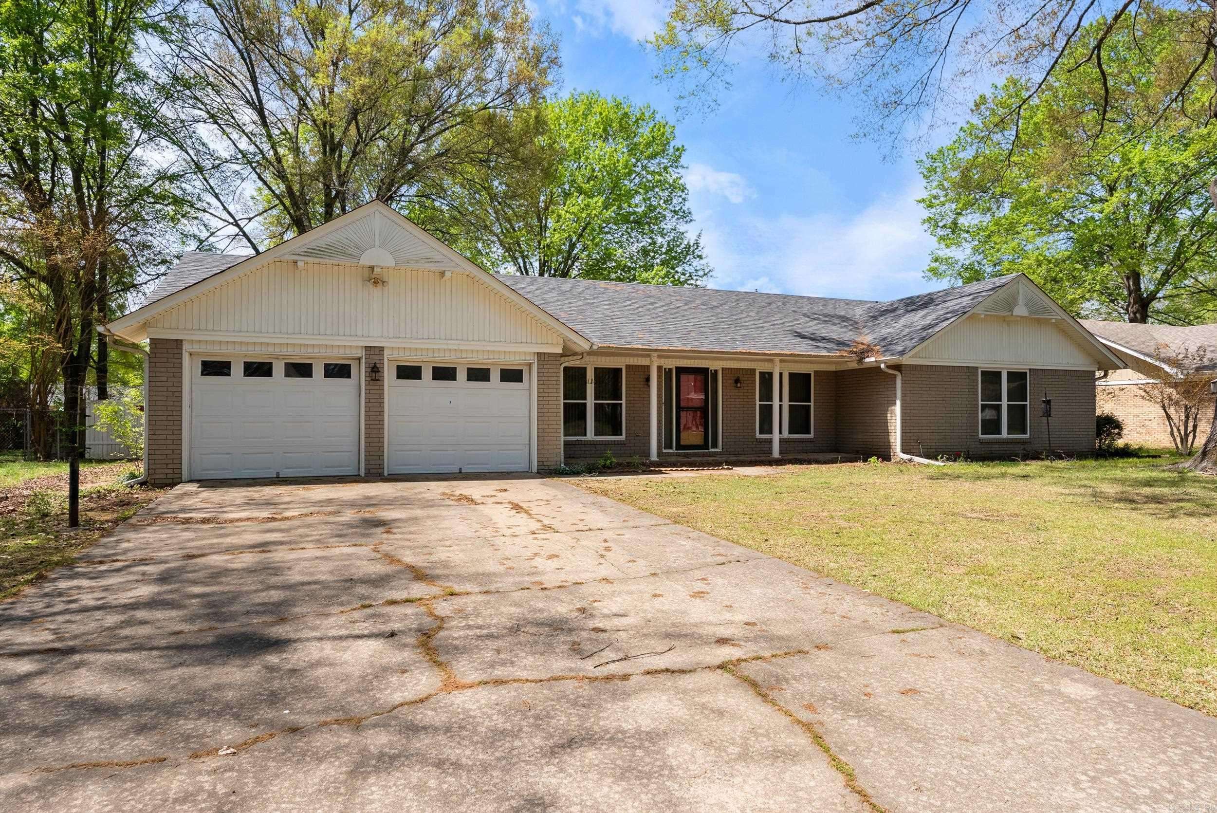 Conway, AR 72034,9 White Oak Drive