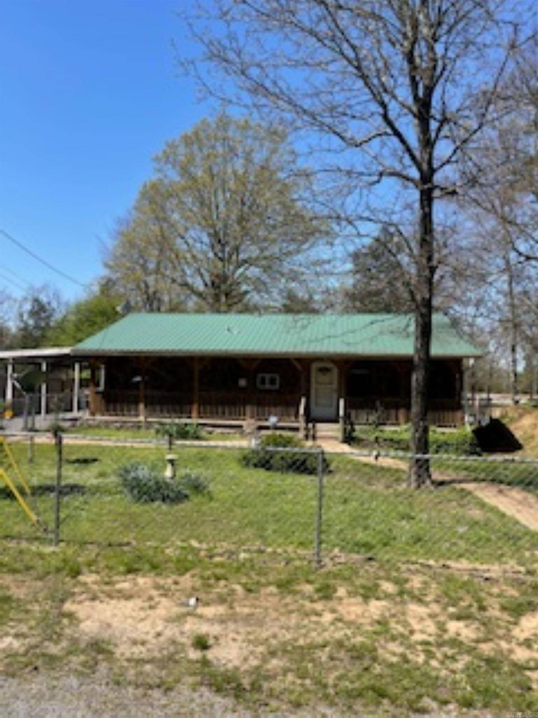 Higden, AR 72067,269 Piney Lane