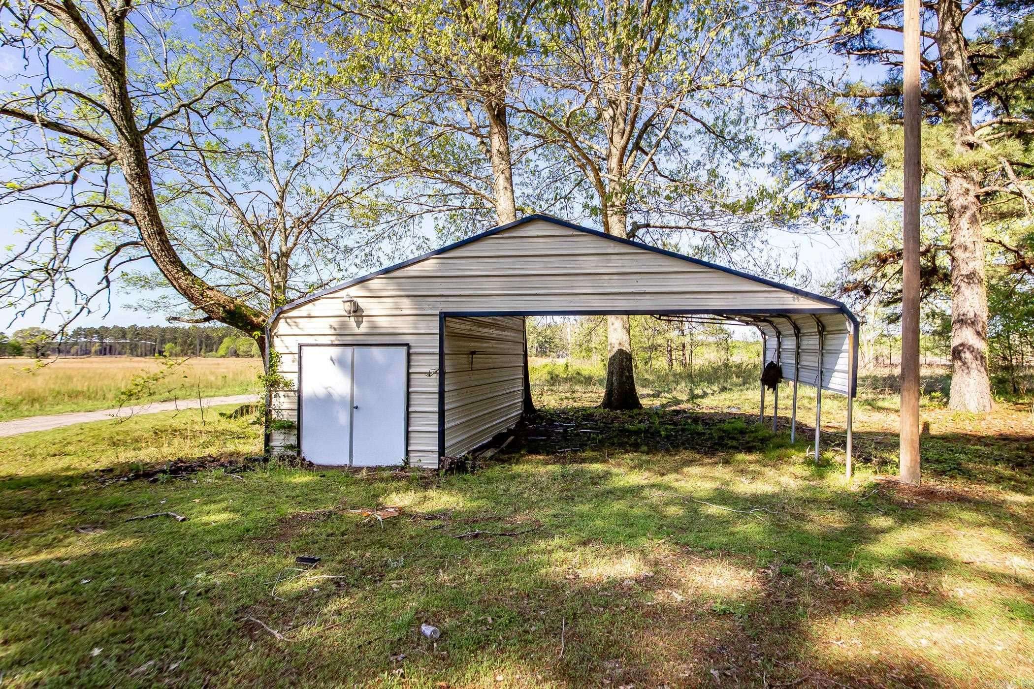 Bald Knob, AR 72010,628 Hurricane Lake Rd