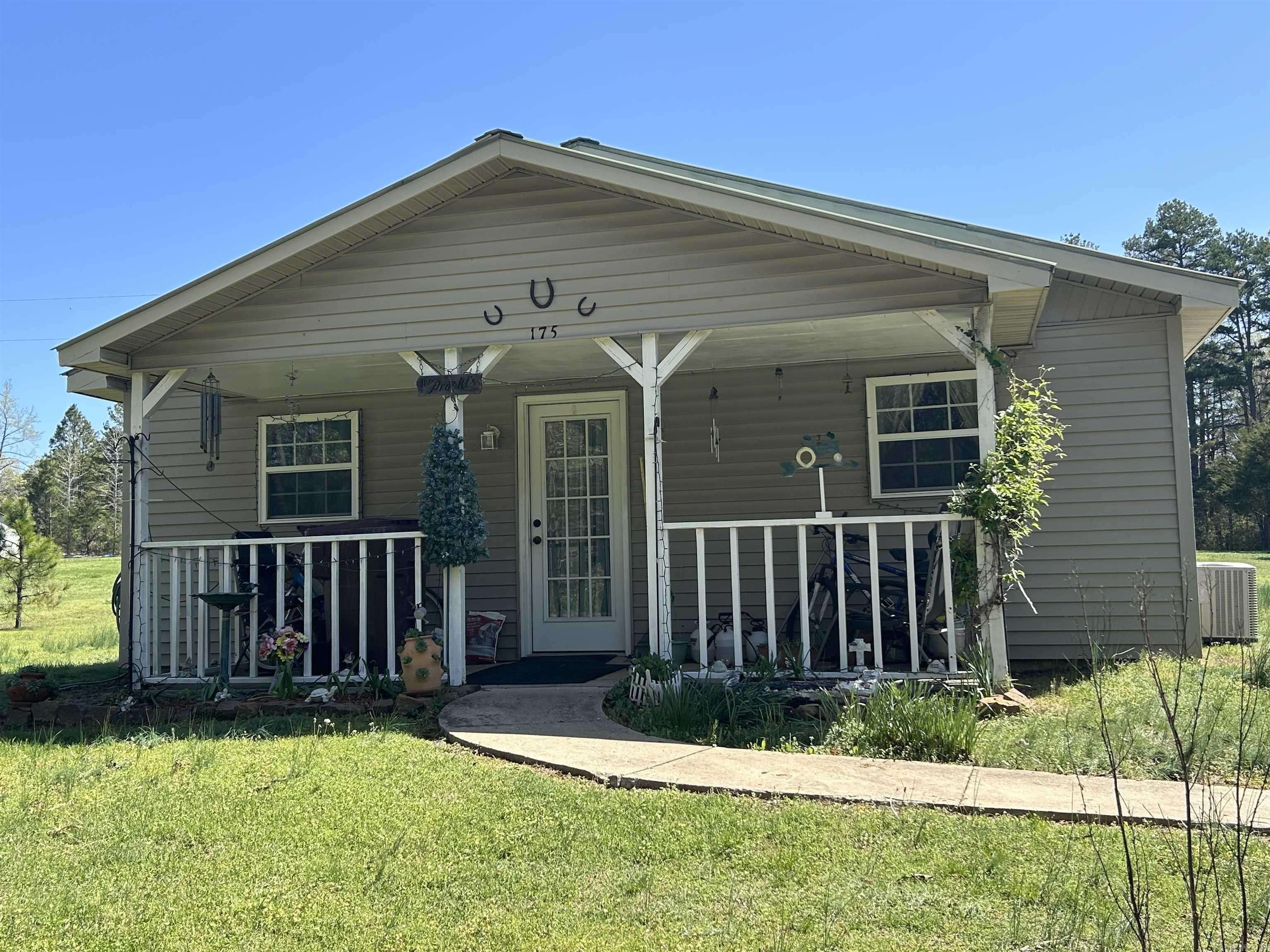 Clinton, AR 72031,175 Casey Lane