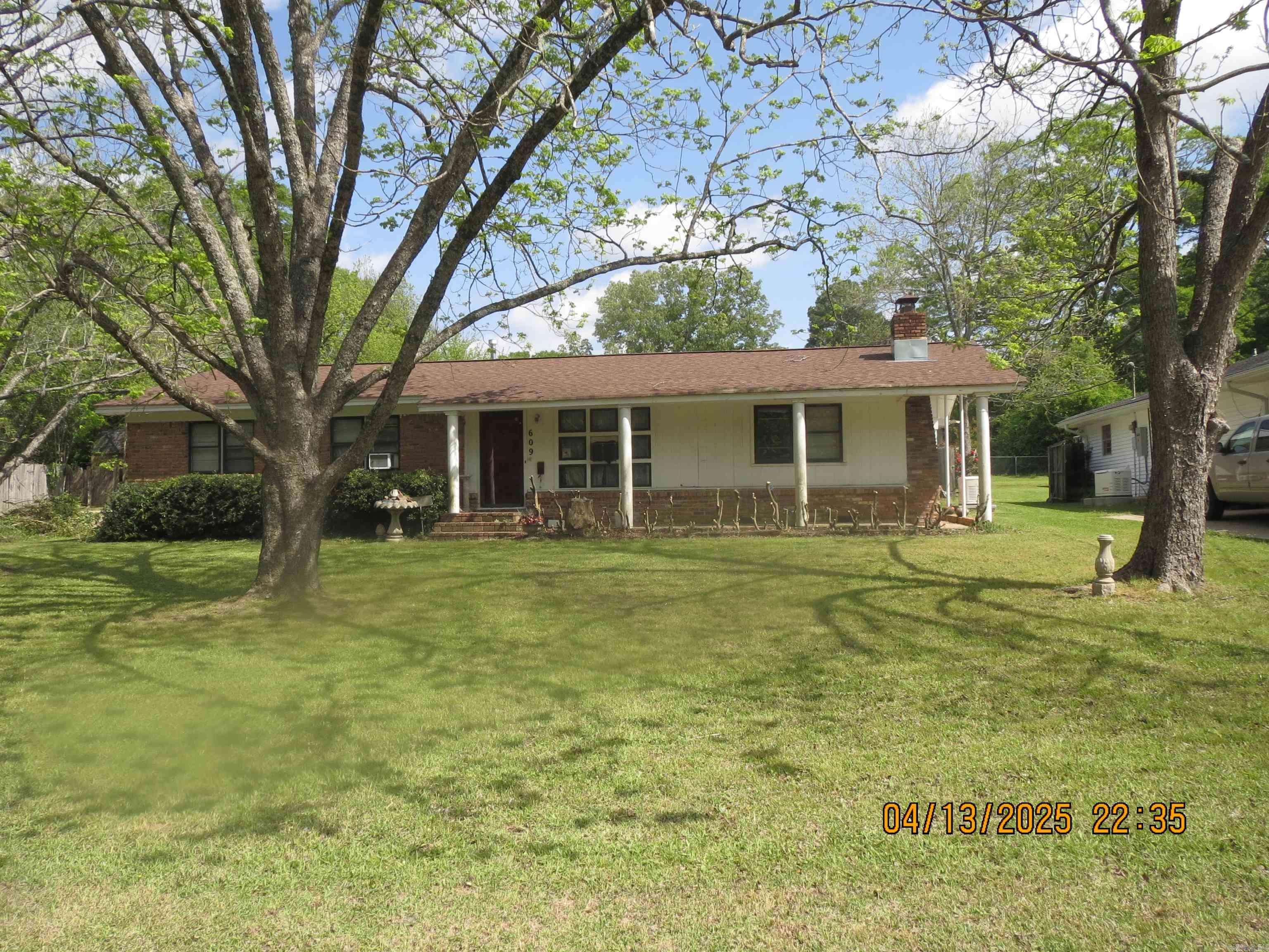 Warren, AR 71671-9999,609 E Central