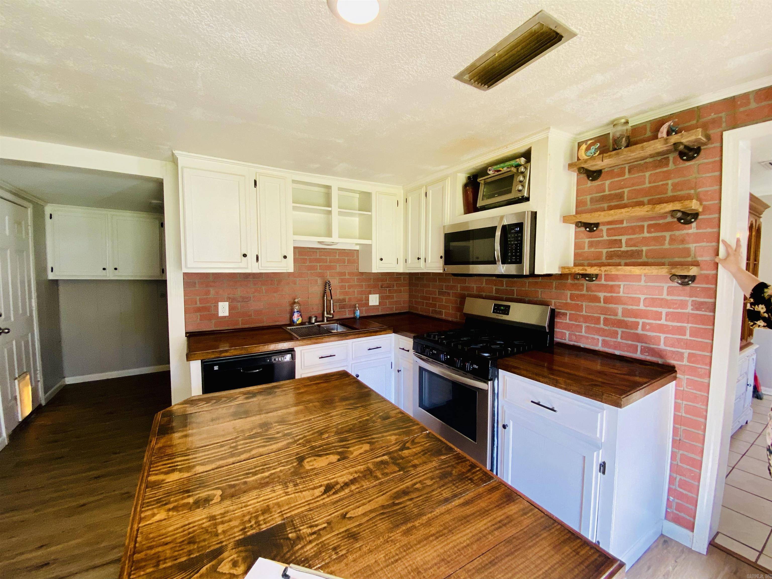Camden, AR 71701,446 Hennessey St